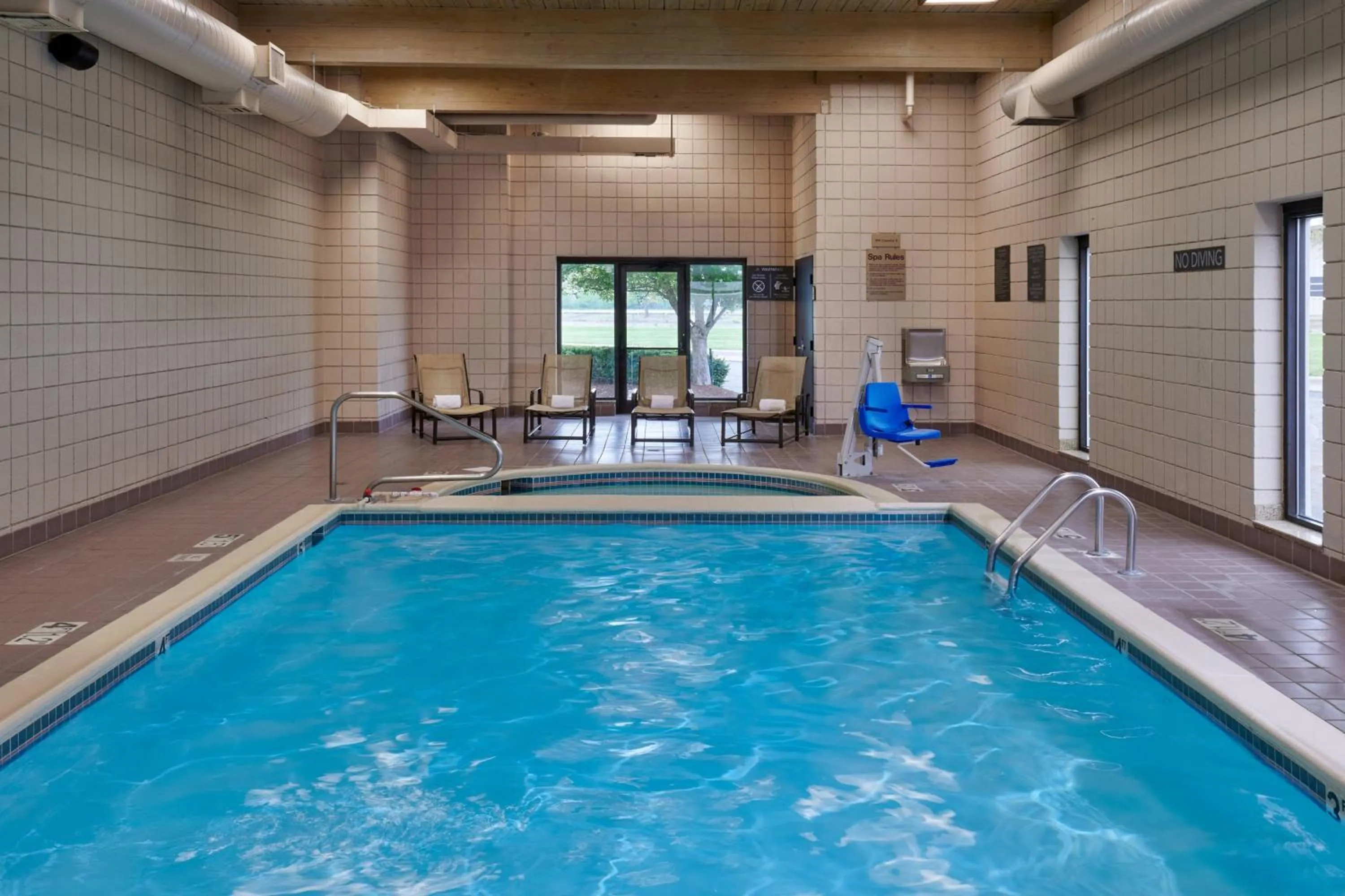 Swimming pool in Delta Hotels by Marriott Detroit Novi