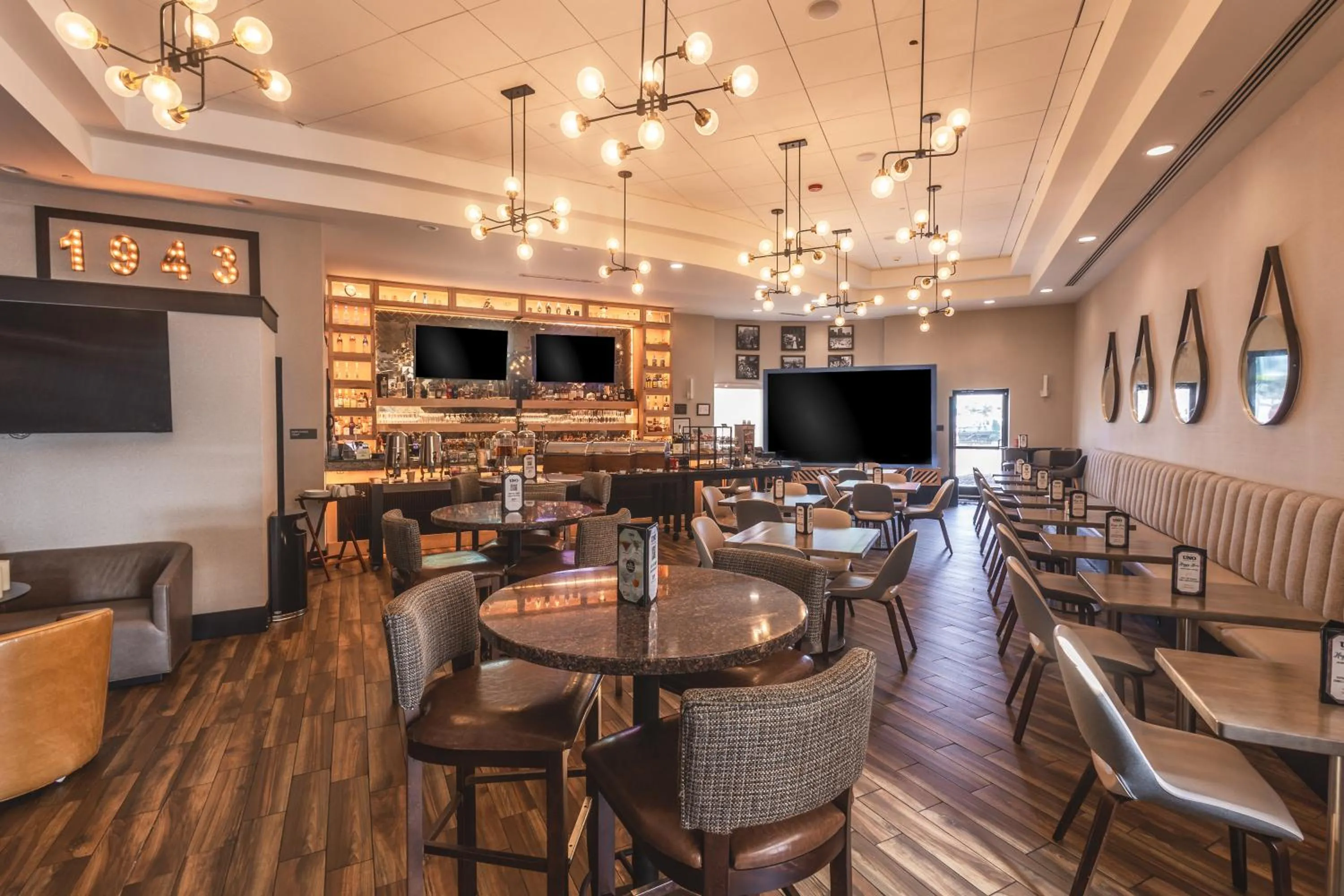 Restaurant/places to eat in Delta Hotels by Marriott Detroit Novi