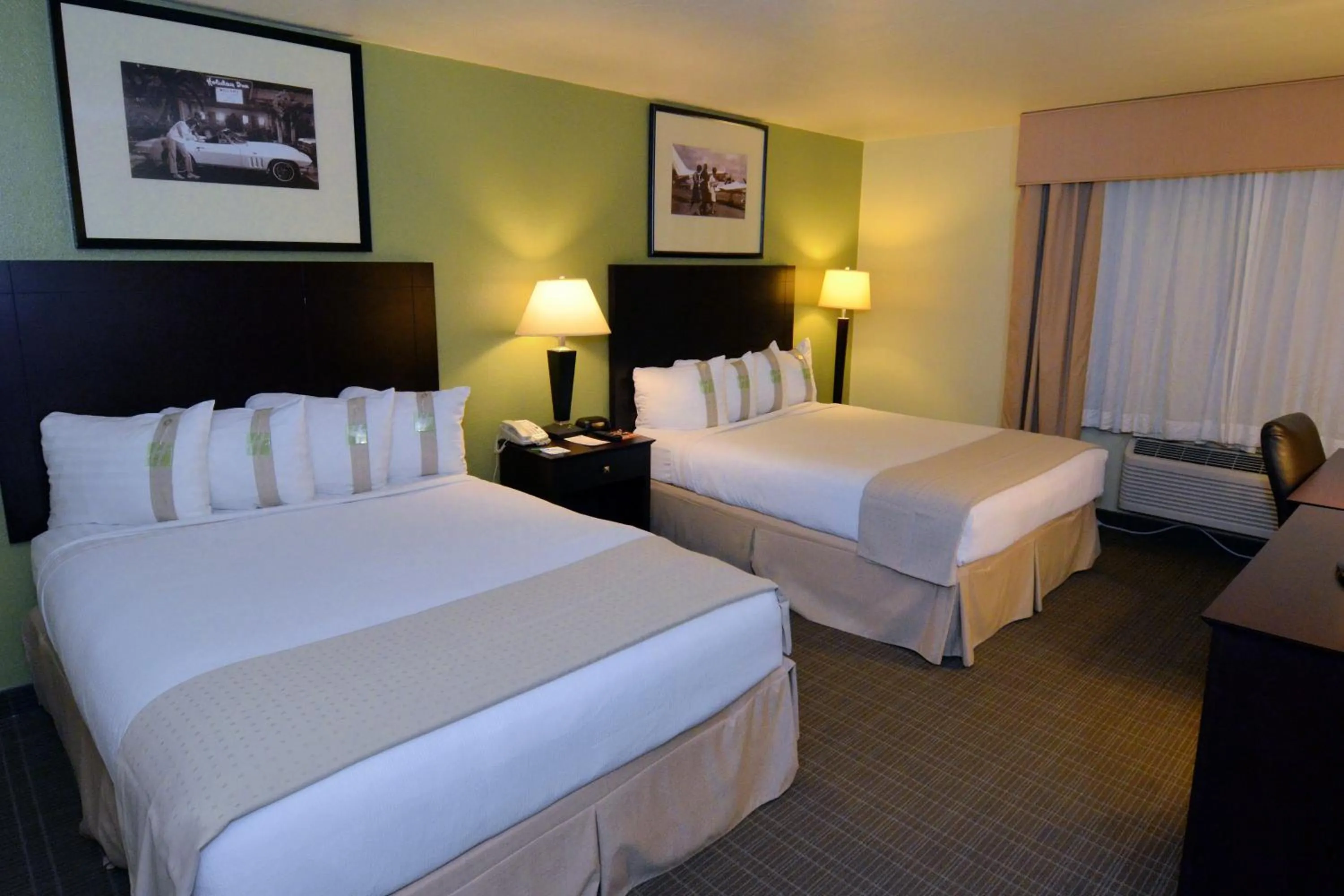 Bedroom, Bed in Holiday Inn - Fort Myers - Downtown Area by IHG