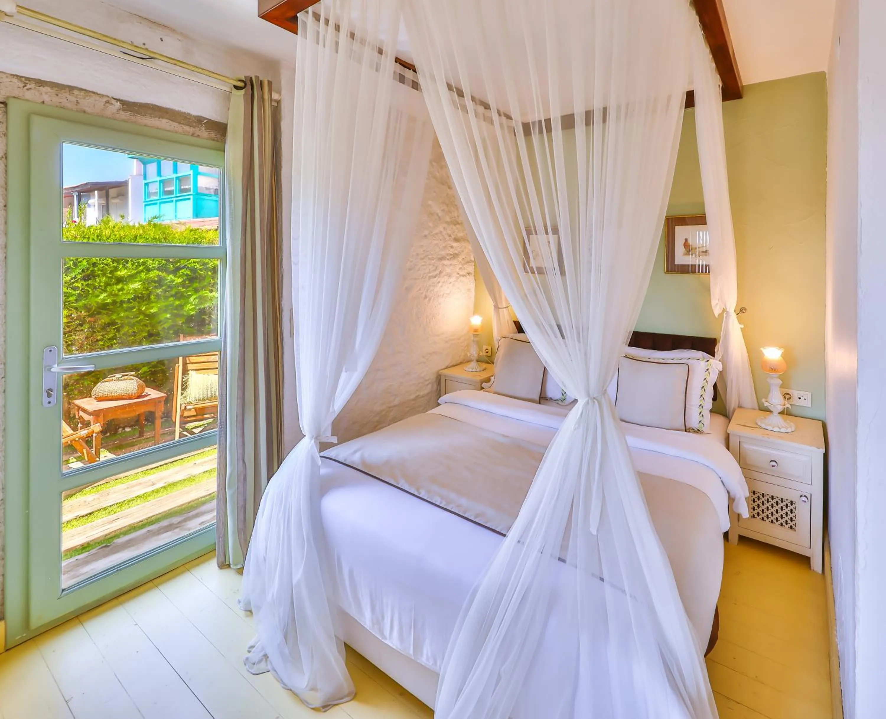 Bed in Palas Alaçatı - Adult Only