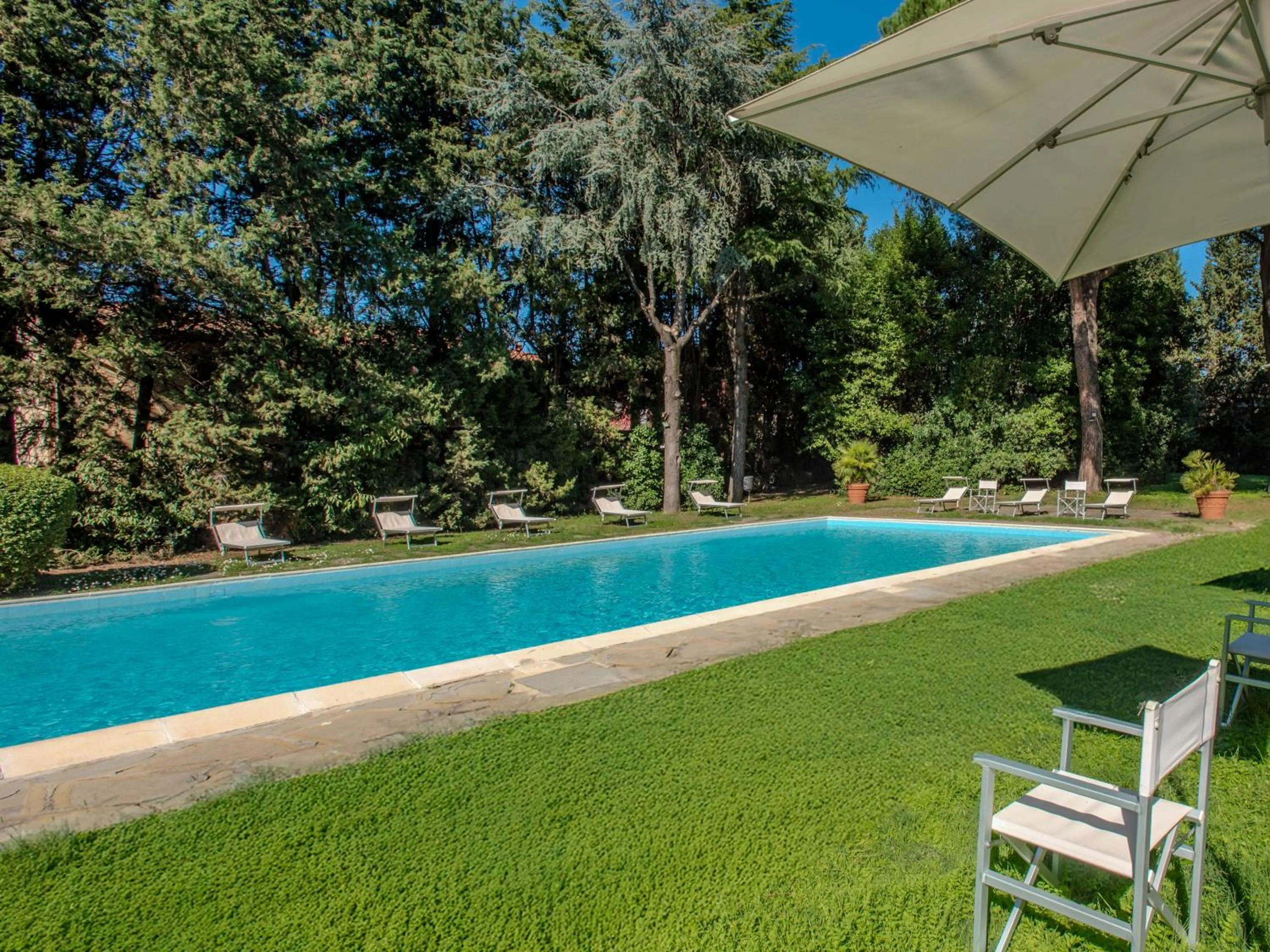 Swimming pool in B&B HOTEL Calenzano First