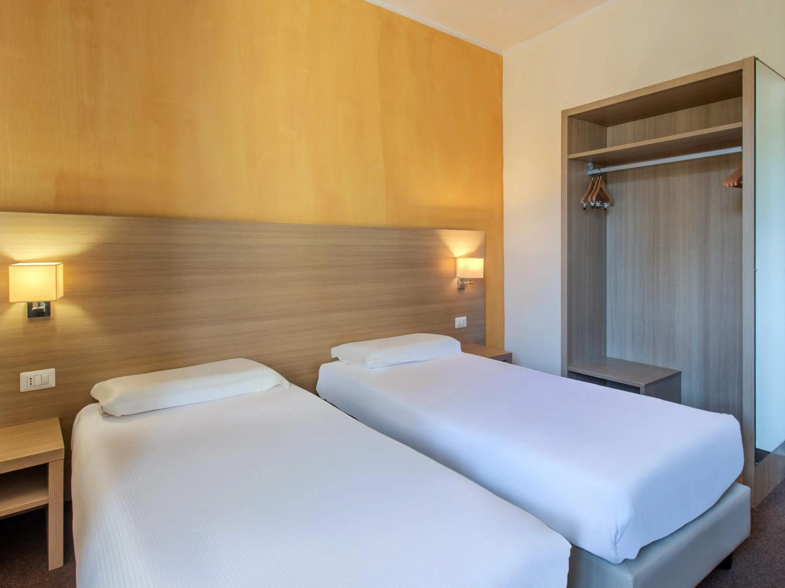 Bed in B&B HOTEL Calenzano First