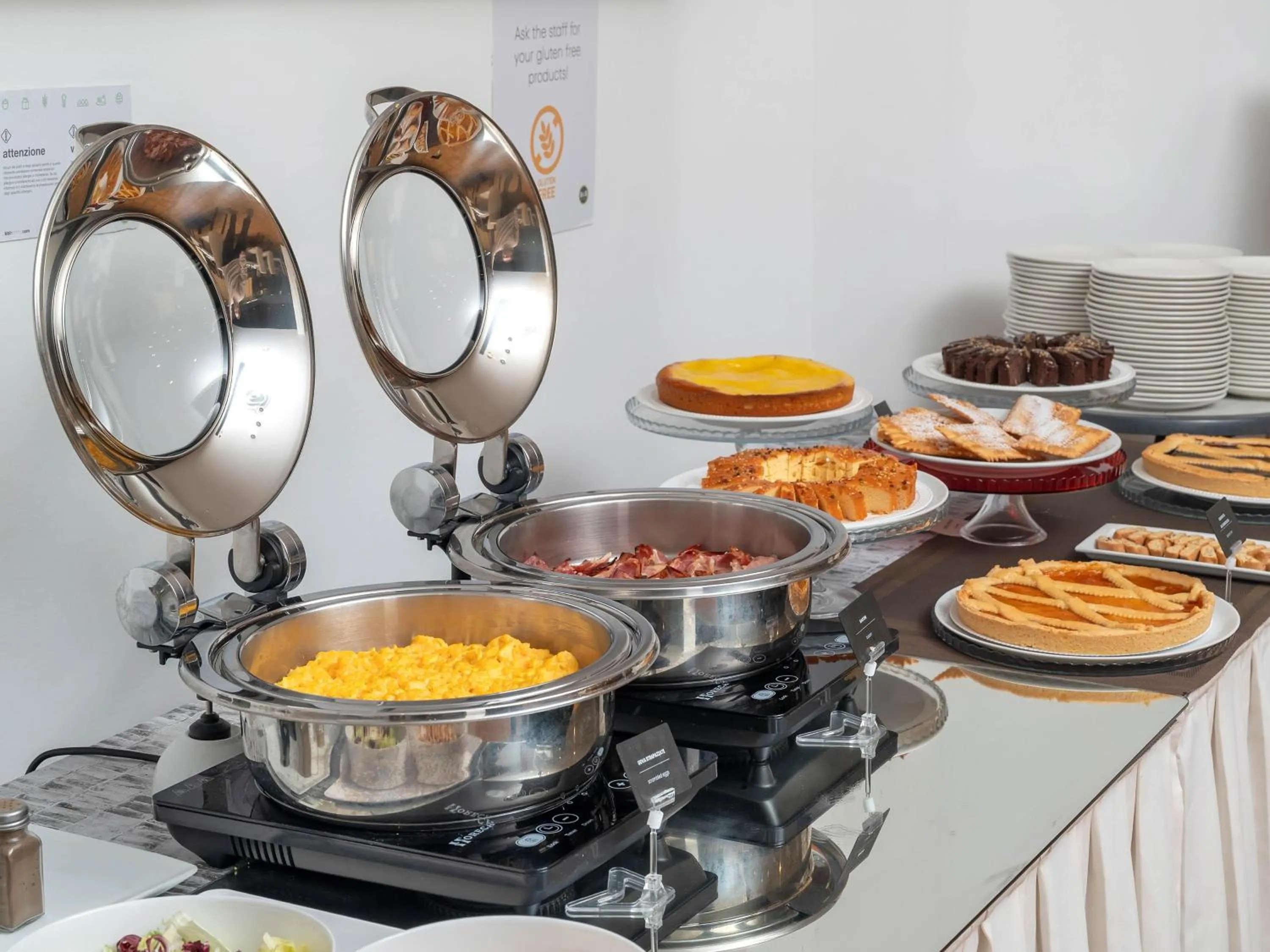 Restaurant/places to eat in B&B HOTEL Calenzano First