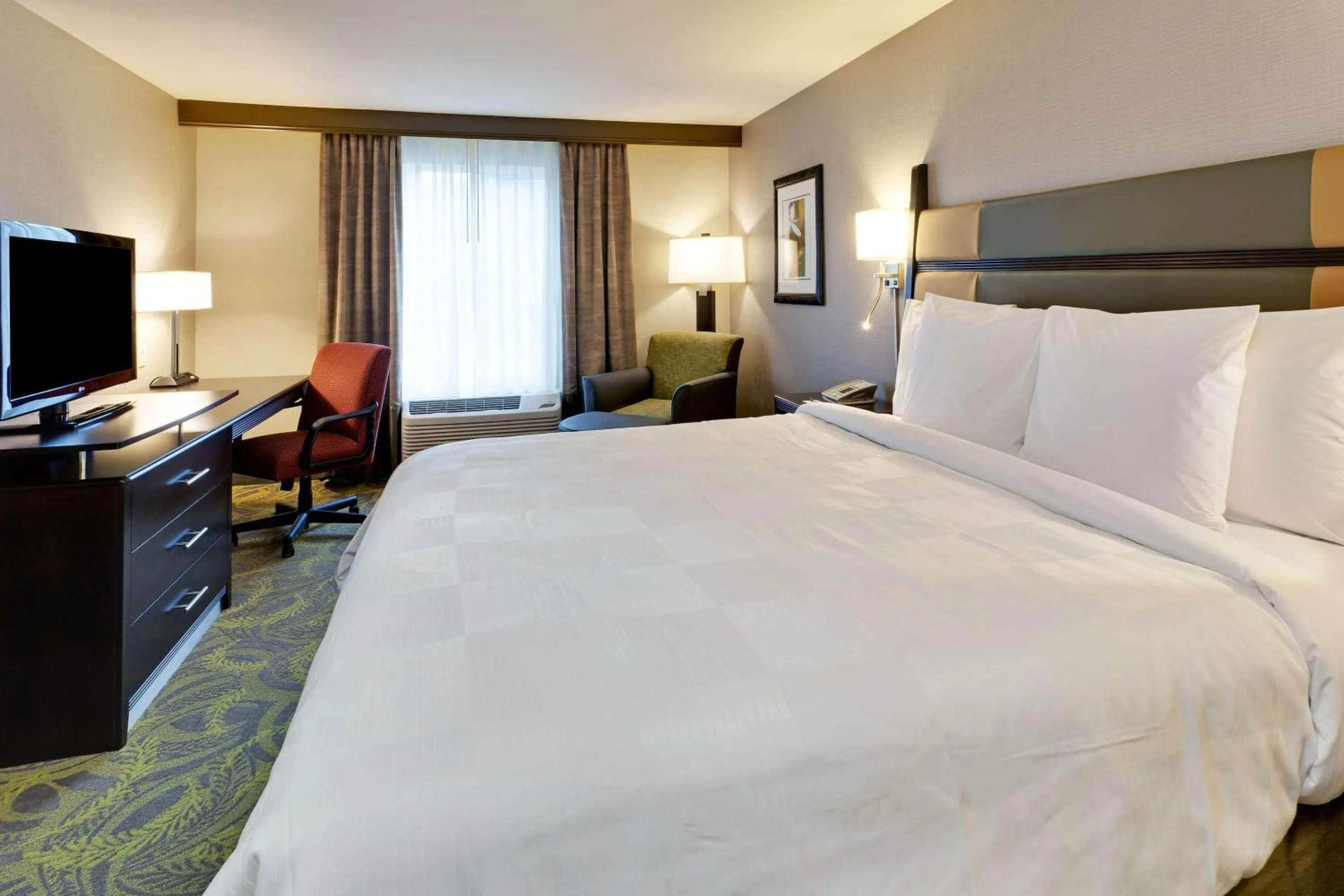 Bedroom, Bed in Country Inn & Suites by Radisson, San Carlos, CA