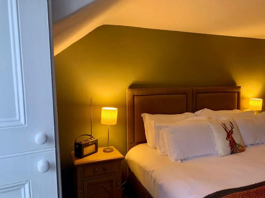 Bed in The Inn at Loch Tummel