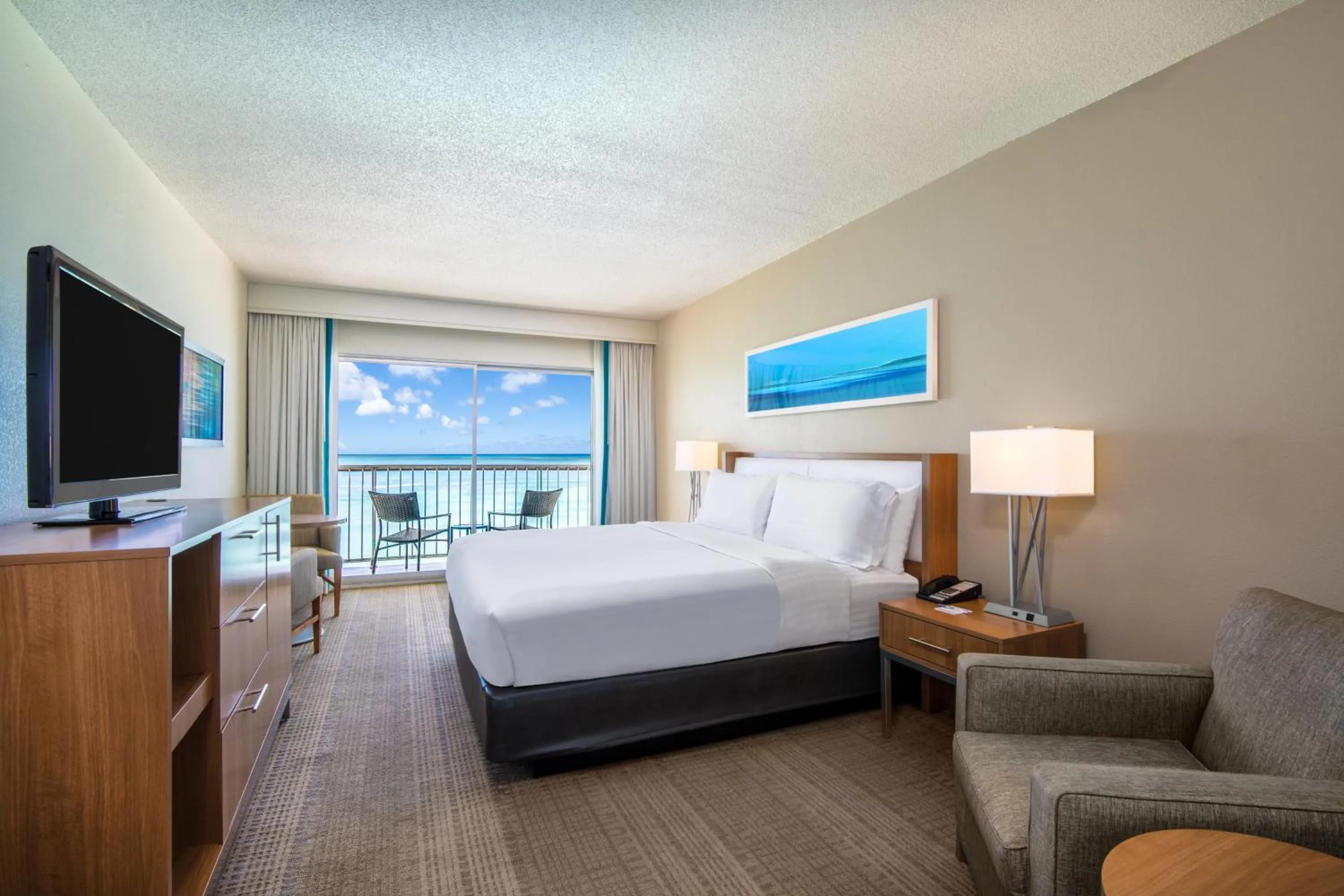 Photo of the whole room, Bed in Holiday Inn Resort Aruba - Beach Resort & Casino by IHG