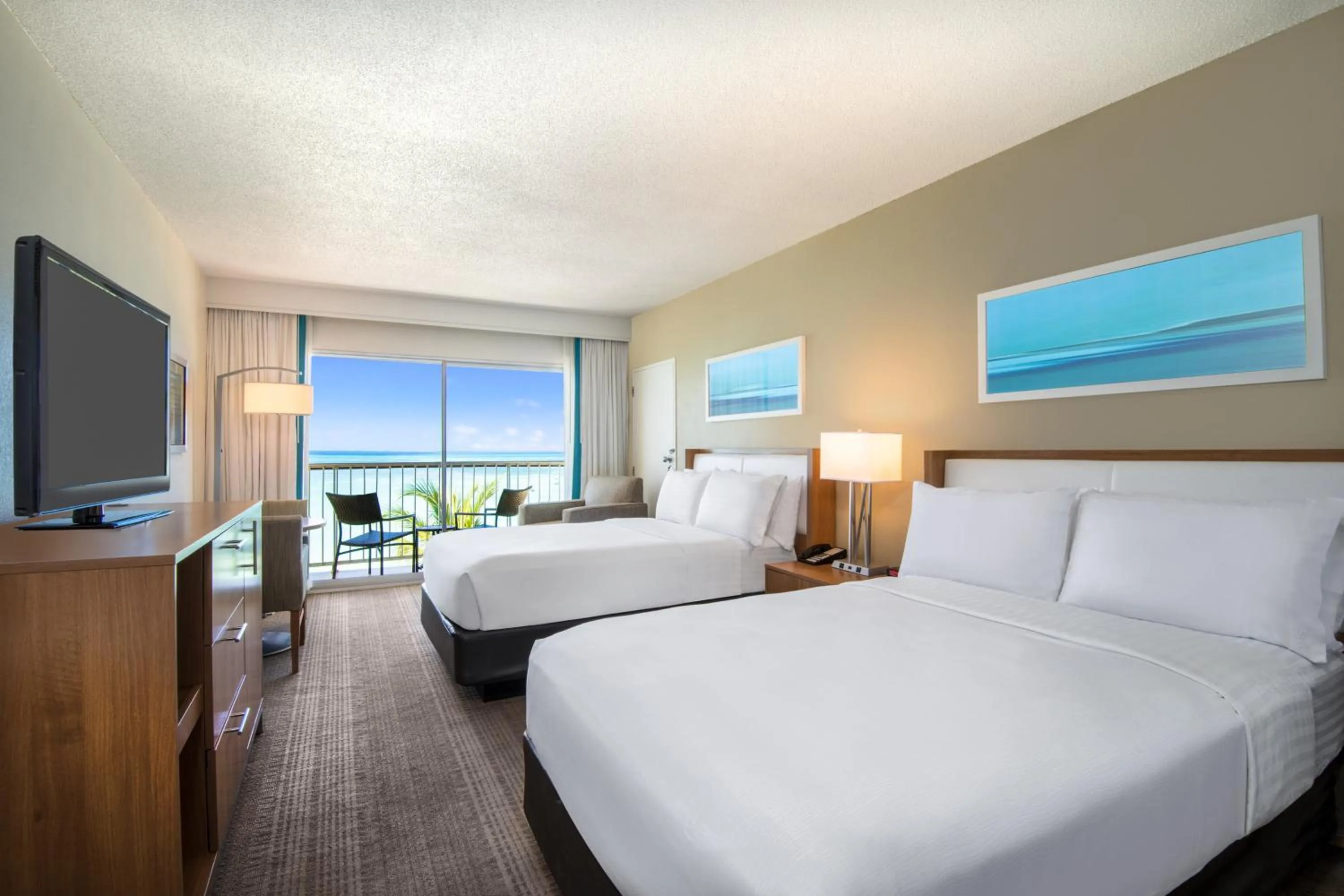 Photo of the whole room, Bed in Holiday Inn Resort Aruba - Beach Resort & Casino by IHG