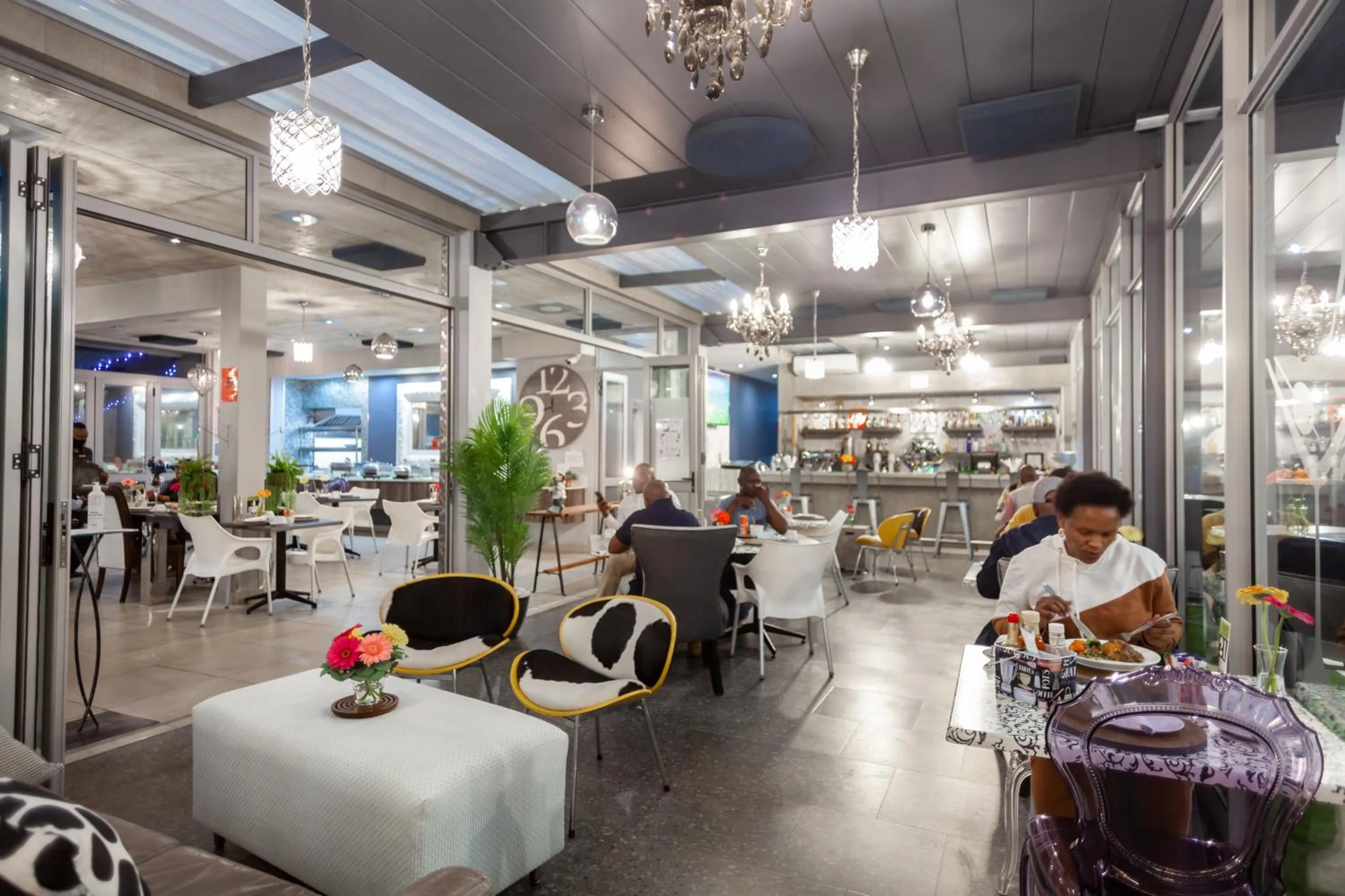 Restaurant/places to eat in Chill Pepper Boutique Hotel