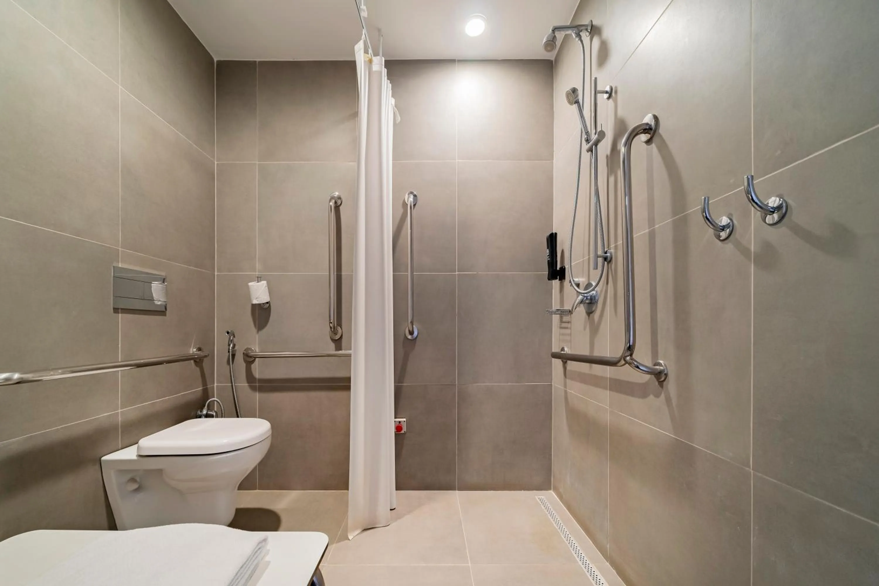 Bathroom in ibis Piracicaba