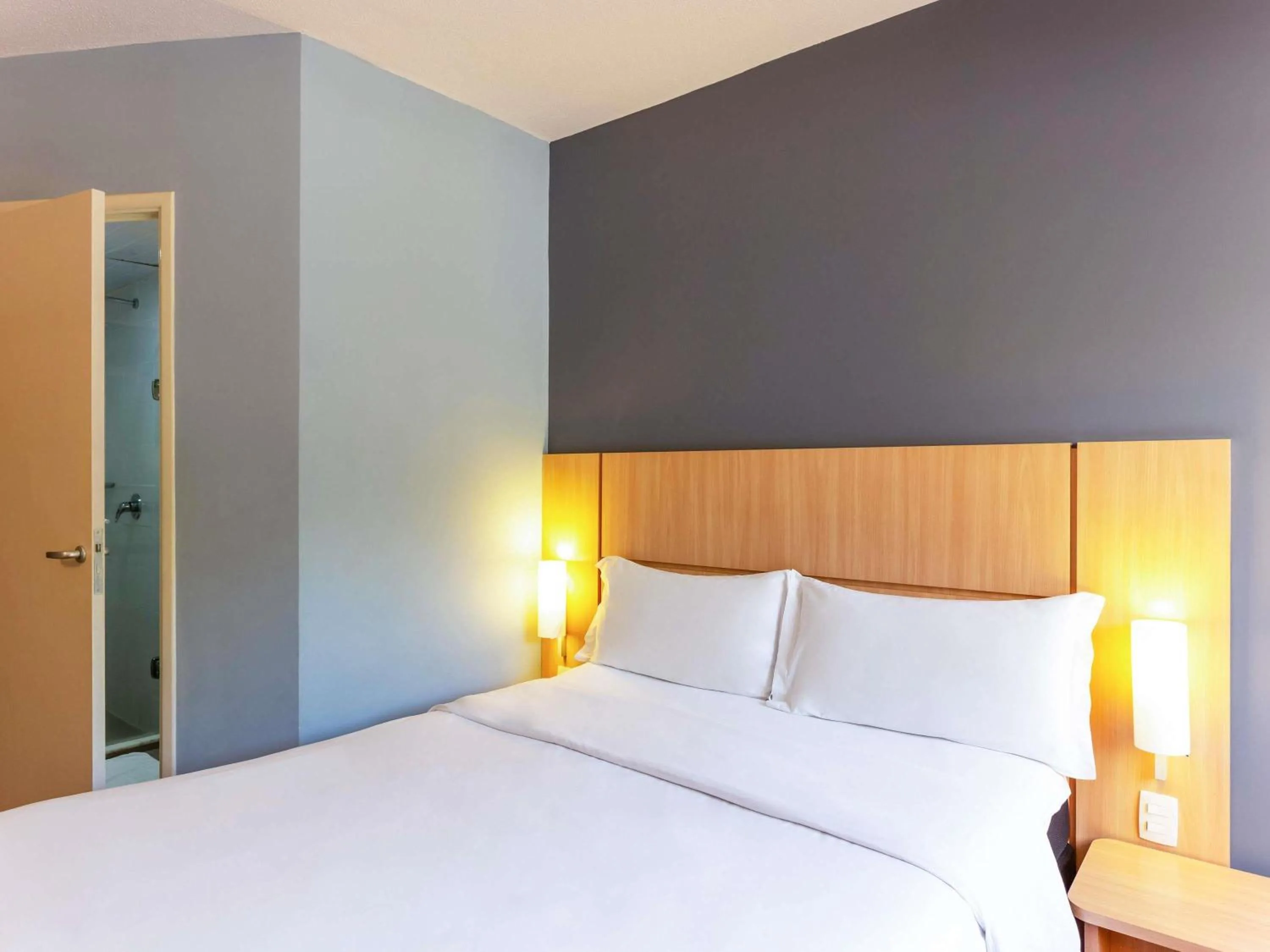 Bedroom, Bed in ibis Piracicaba