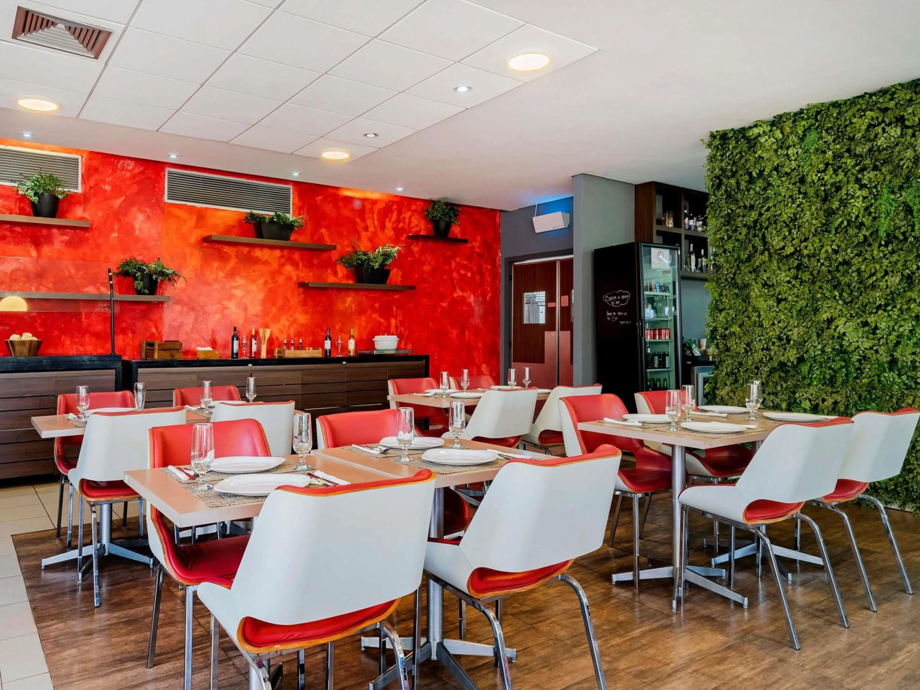 Restaurant/places to eat in ibis Piracicaba