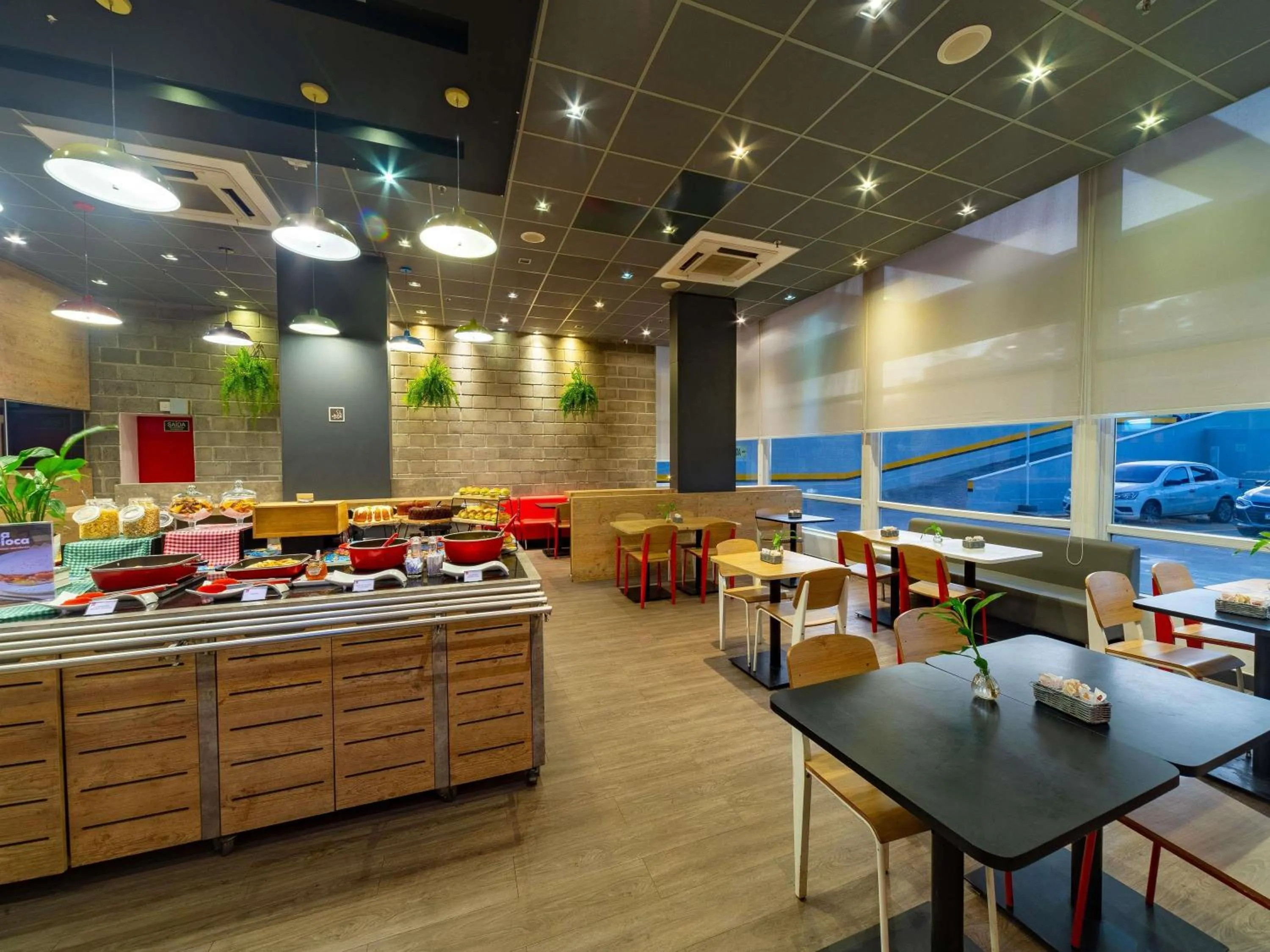 Restaurant/places to eat in ibis Manaus Aeroporto