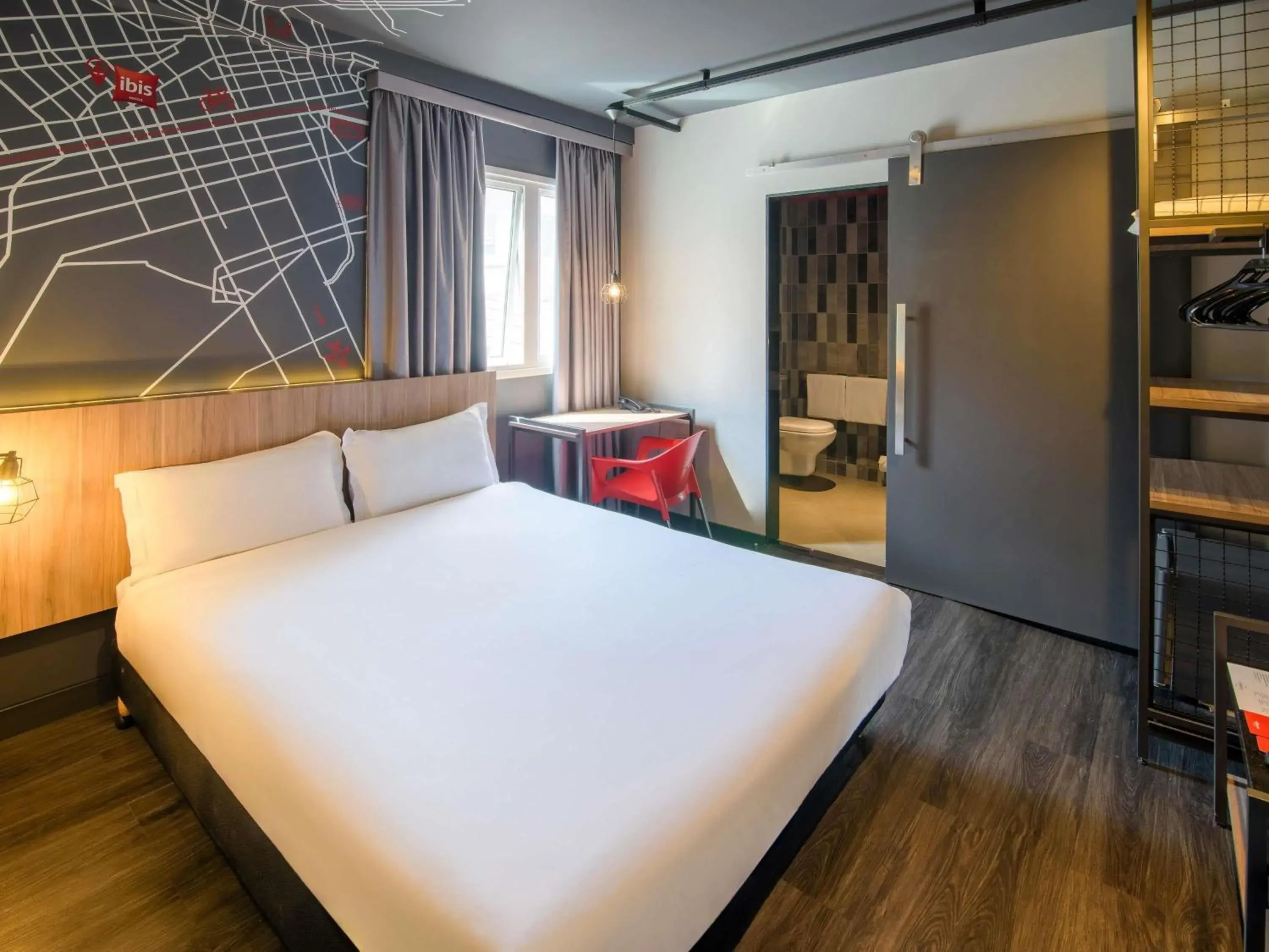 Apartment with One Double Bed - single occupancy - Disability Access in ibis Curitiba Batel Apartment with One Double Bed - single occupancy - Disability Access in ibis Curitiba Batel