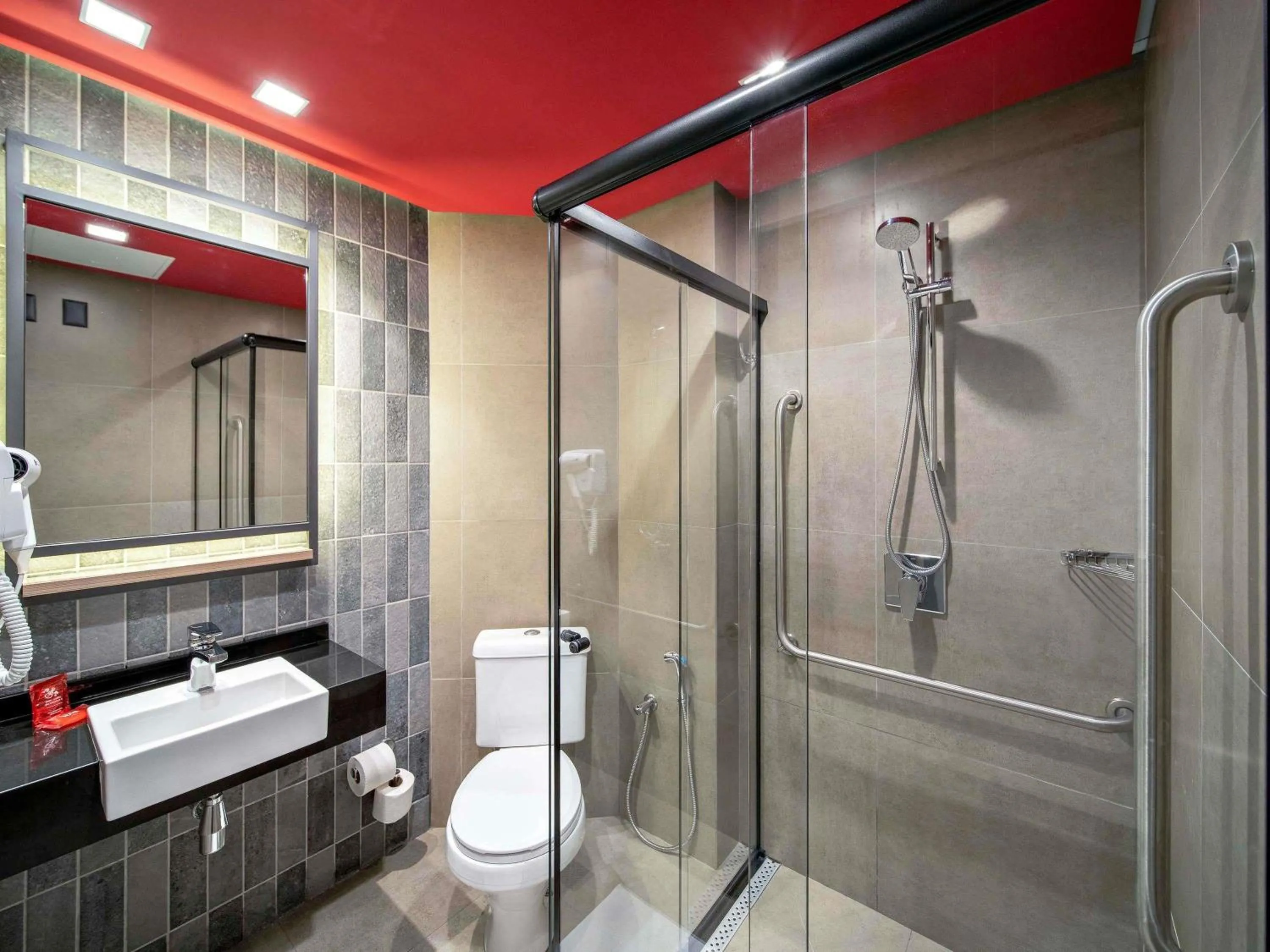 Bedroom in ibis Curitiba Batel