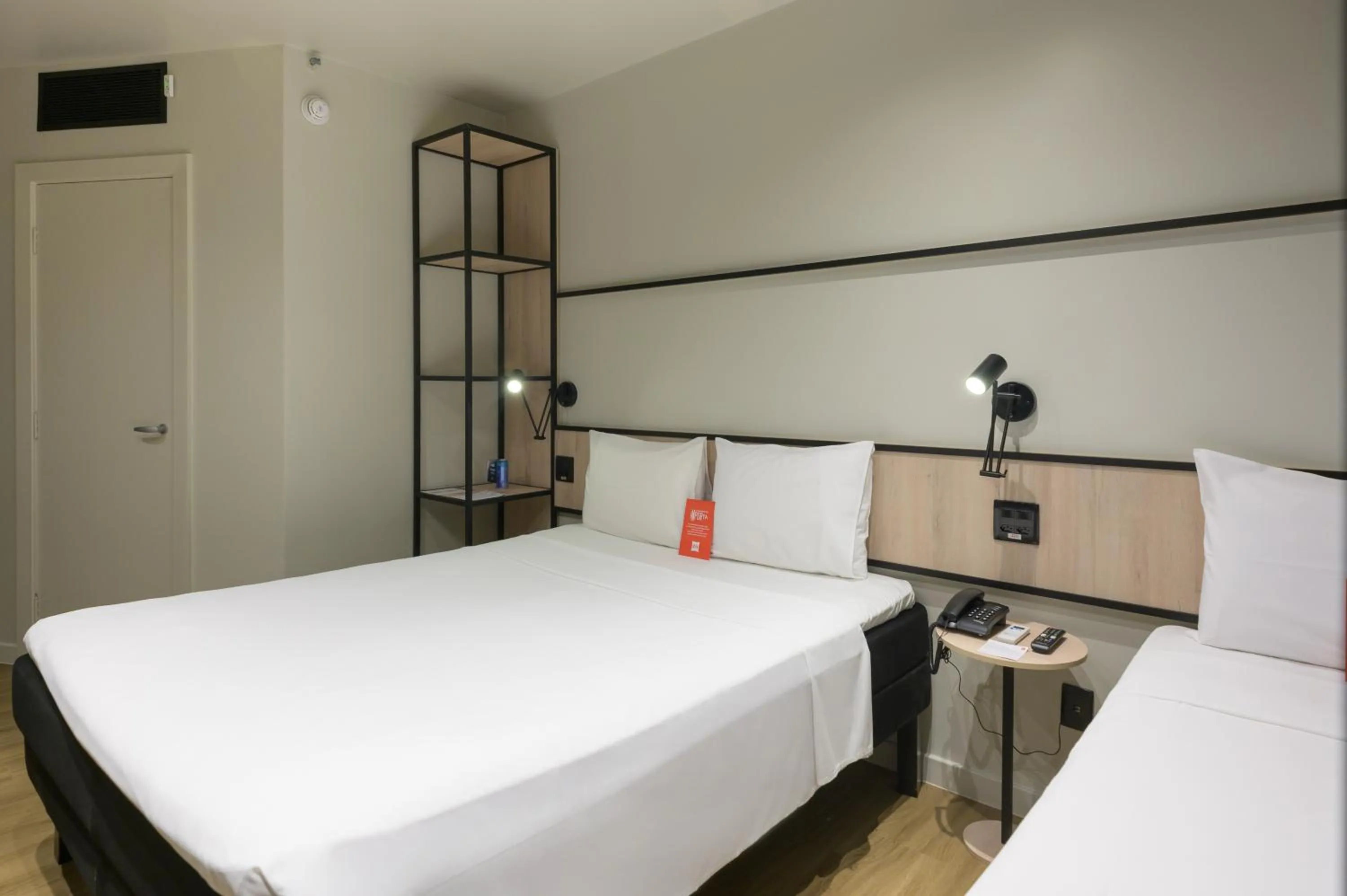 Photo of the whole room, Bed in ibis Aracaju