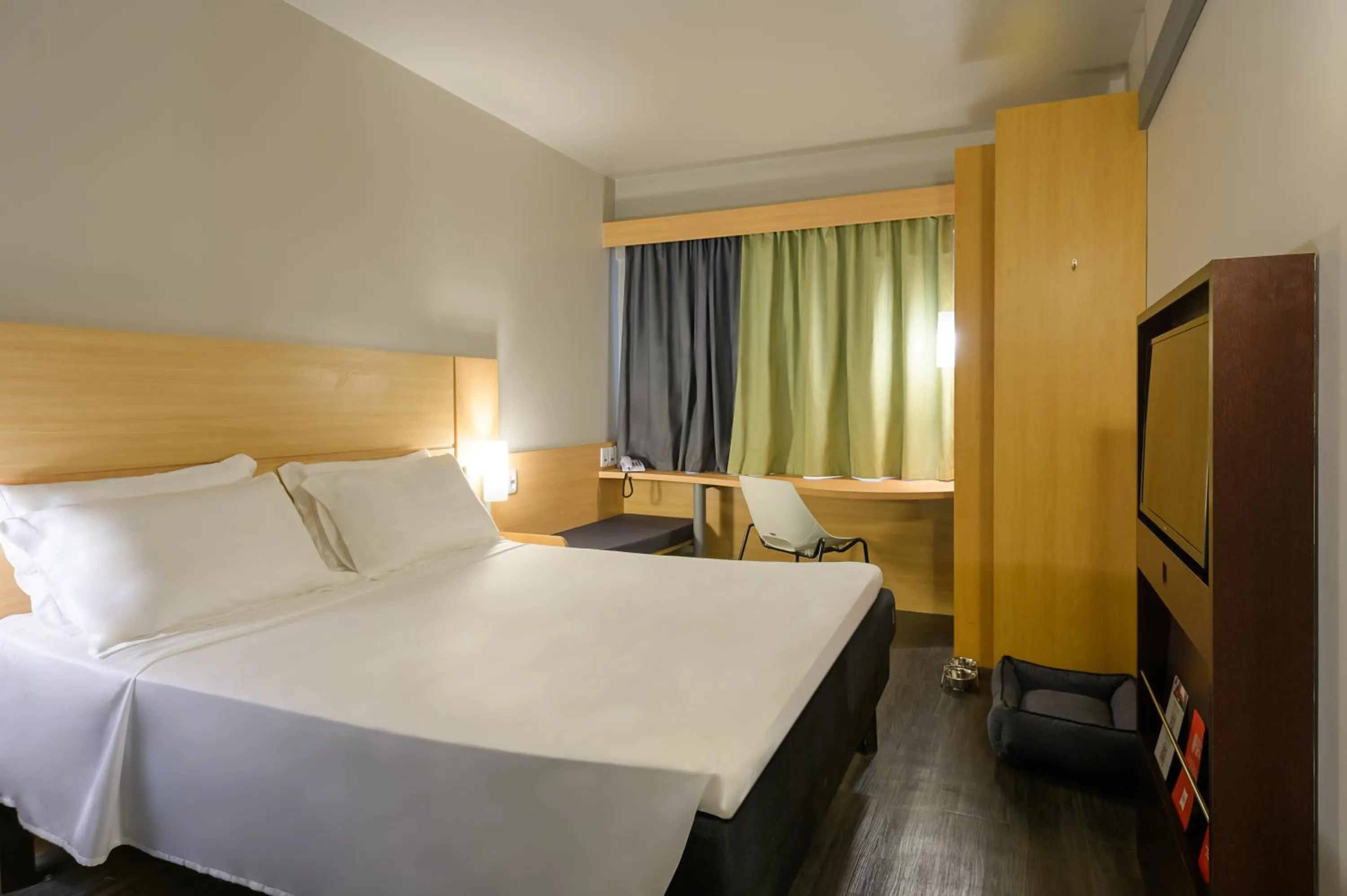 Animals, Bed in ibis Aracaju