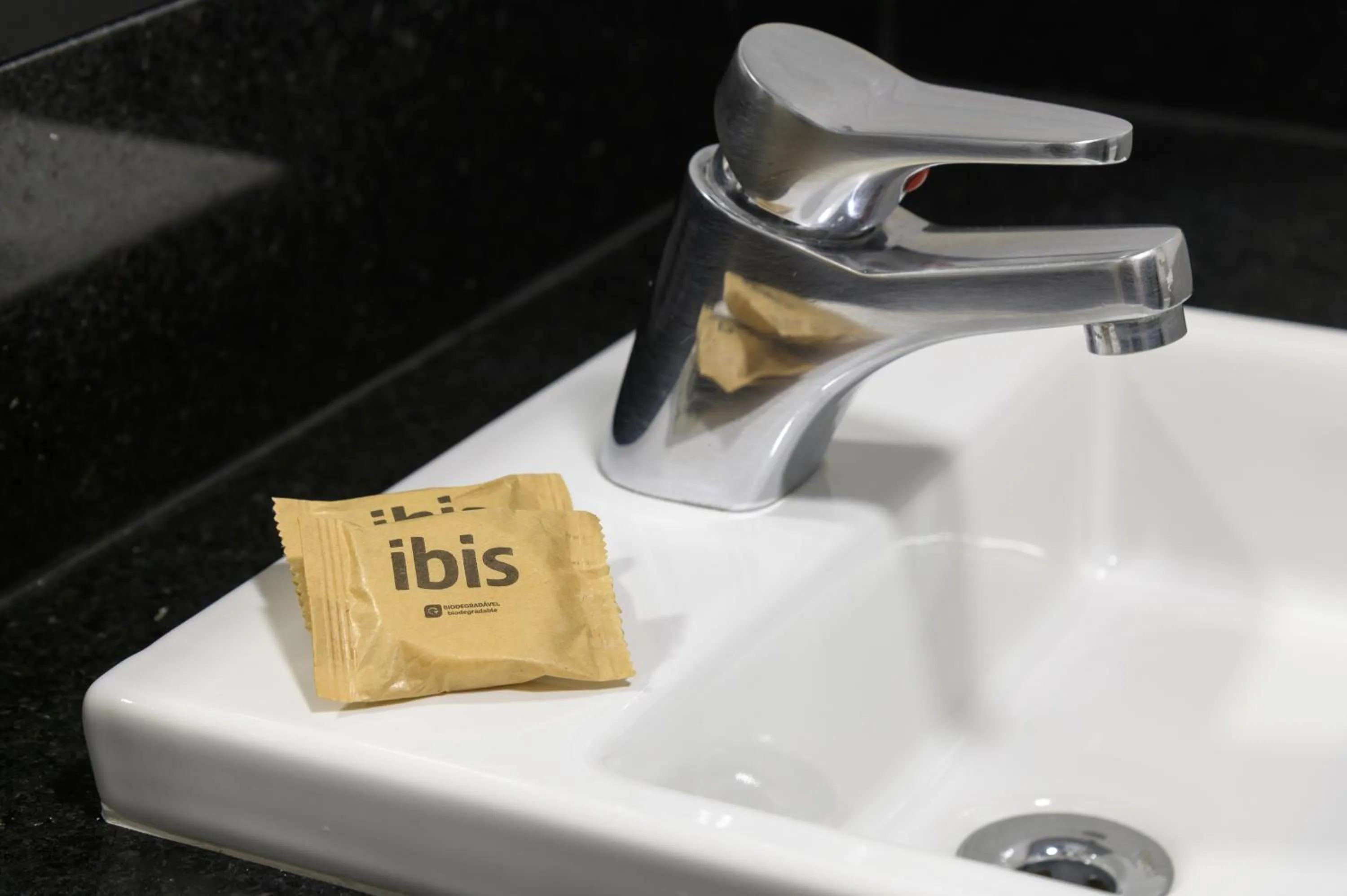 Bathroom in ibis Aracaju