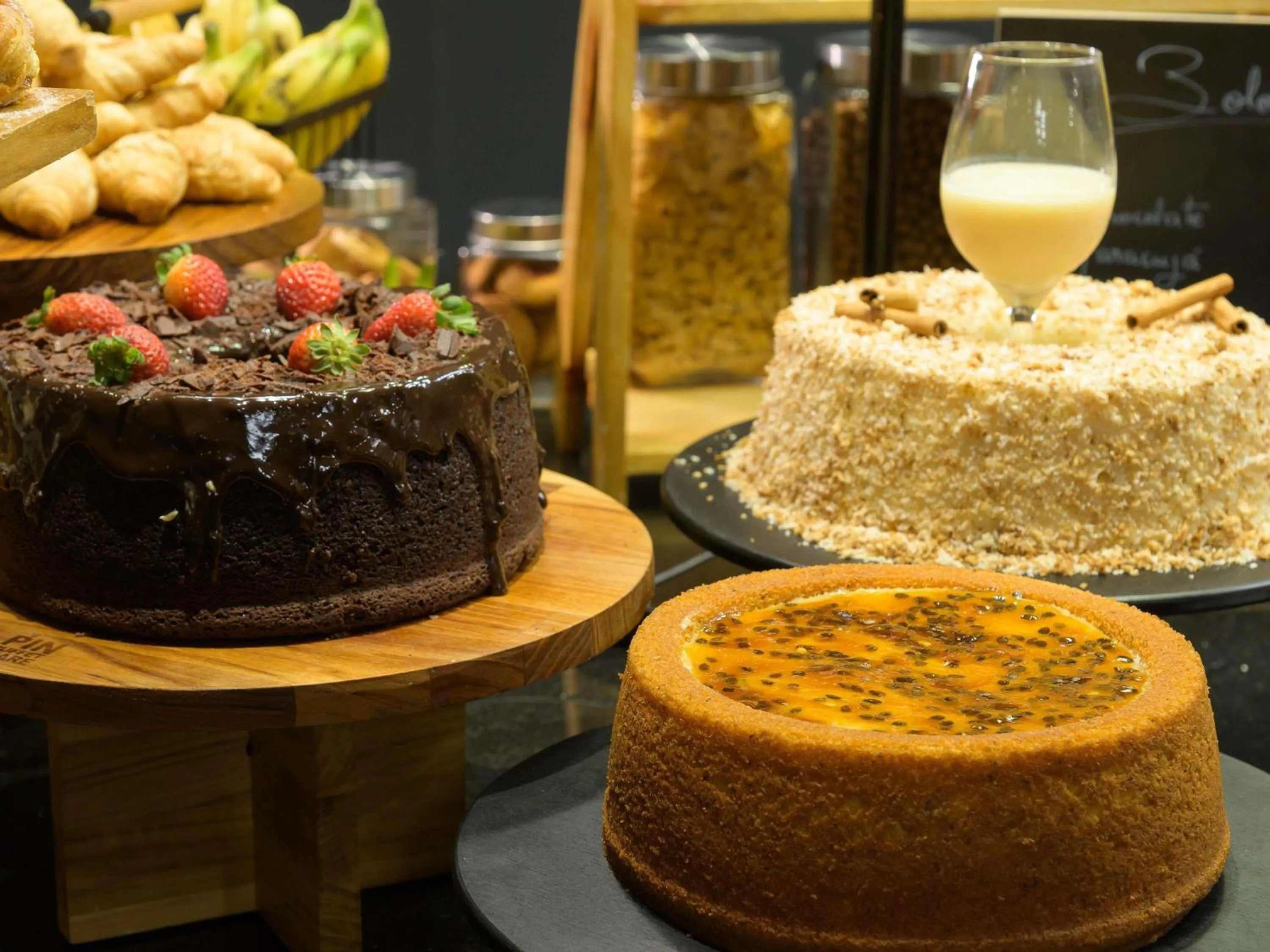 Restaurant/places to eat in ibis Aracaju