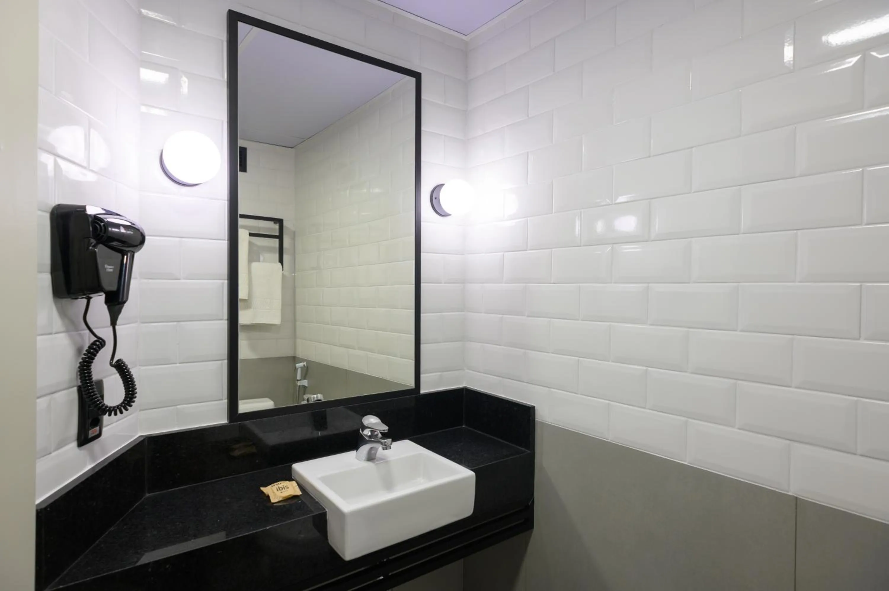 Bathroom in ibis Aracaju