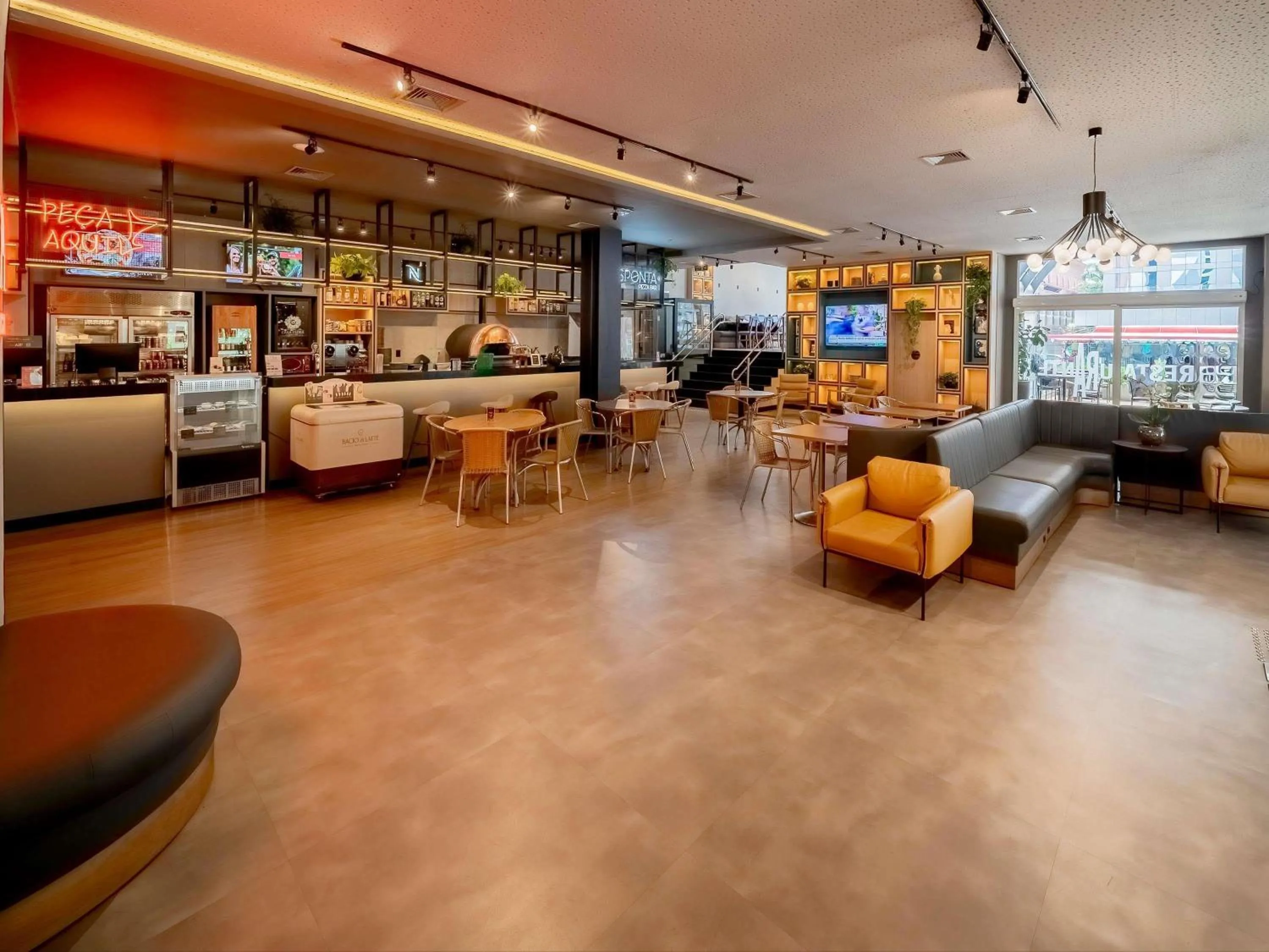 Lounge or bar in ibis Sao Paulo Paulista