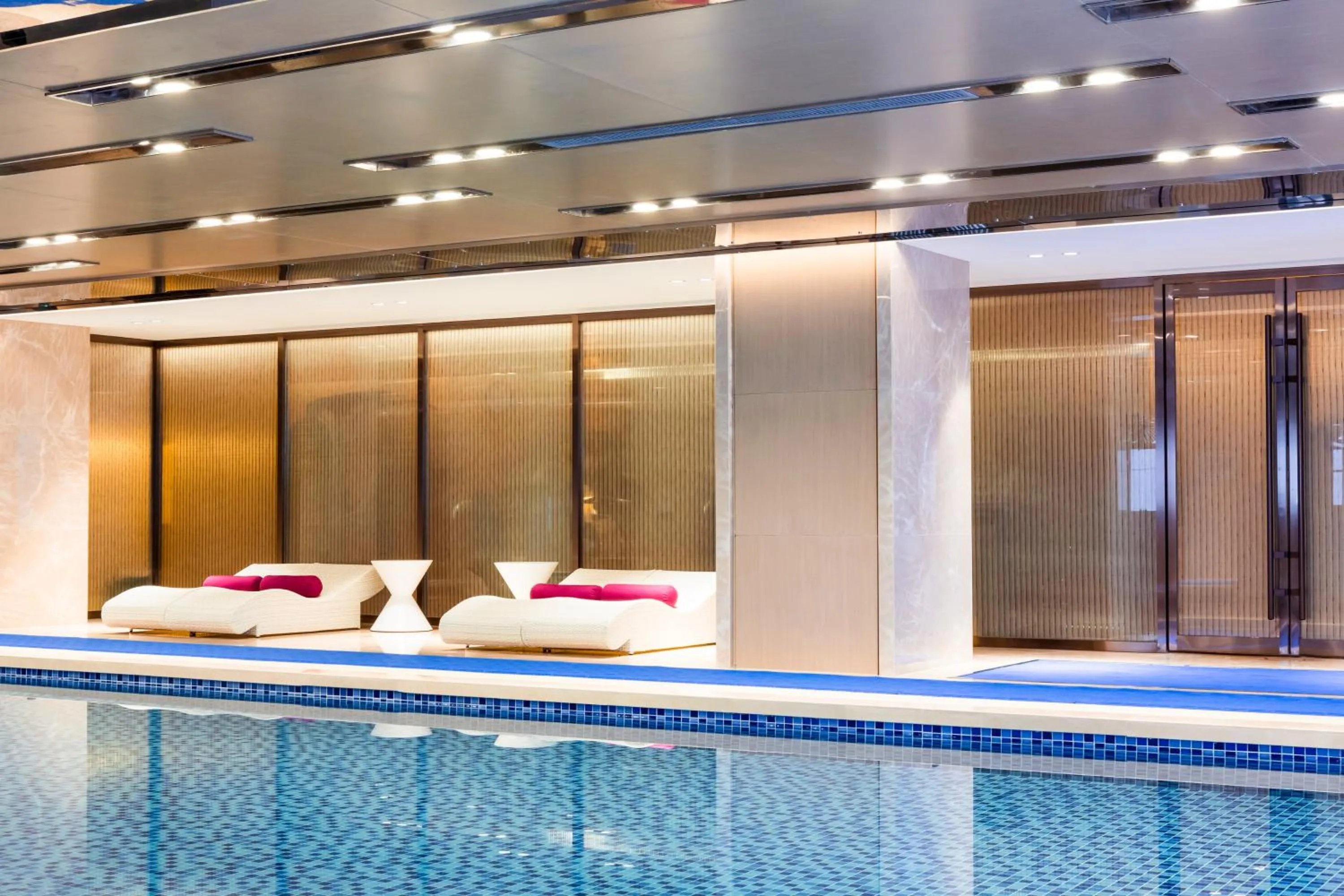 Swimming pool in Novotel Daqing Haofang