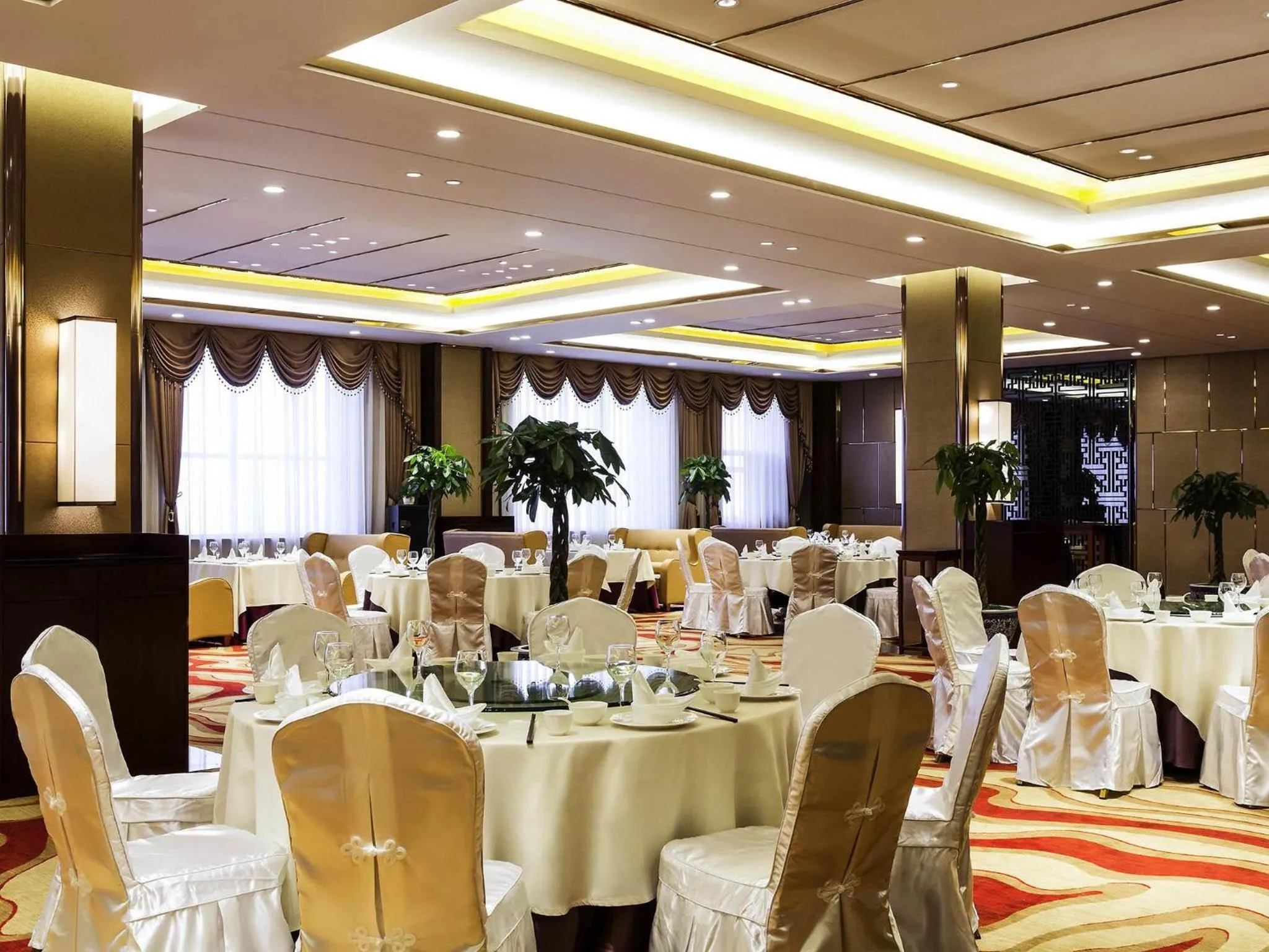 Restaurant/places to eat in Novotel Daqing Haofang