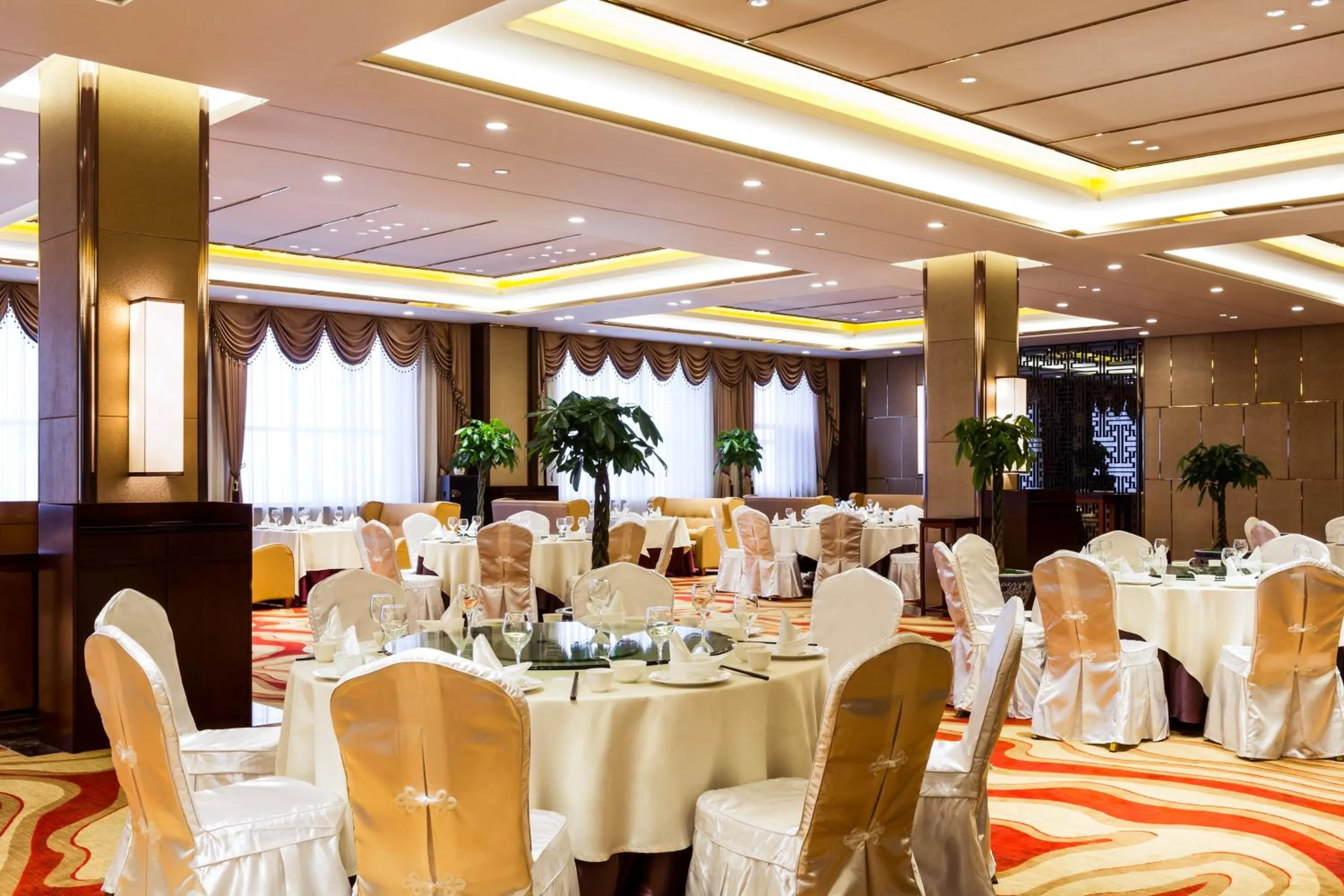 Restaurant/places to eat in Novotel Daqing Haofang