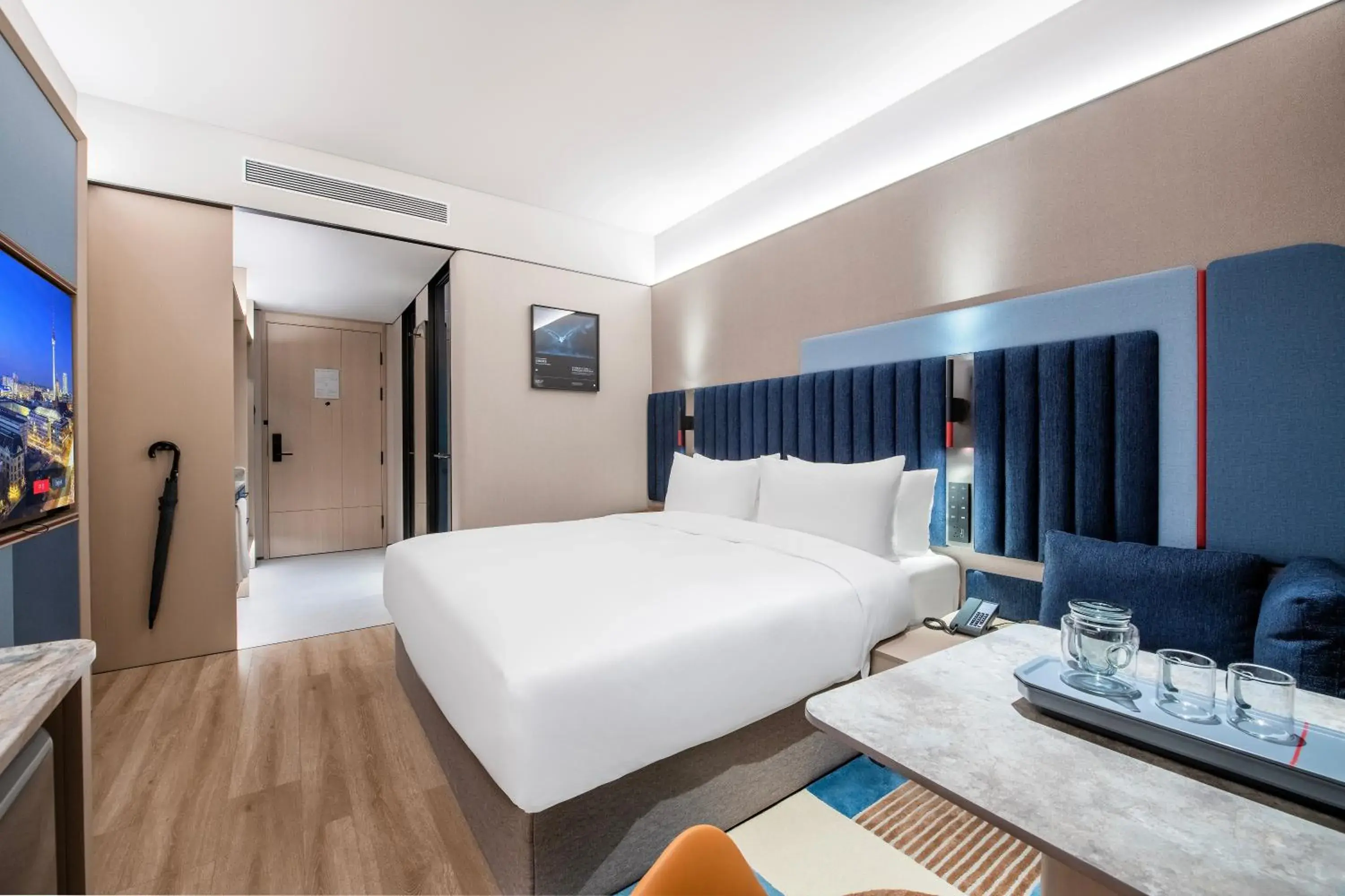 Superior Double Room in IntercityHotel Shanghai Hongqiao Airport - Free Minibar for First Night Superior Double Room in IntercityHotel Shanghai Hongqiao Airport - Free Minibar for First Night