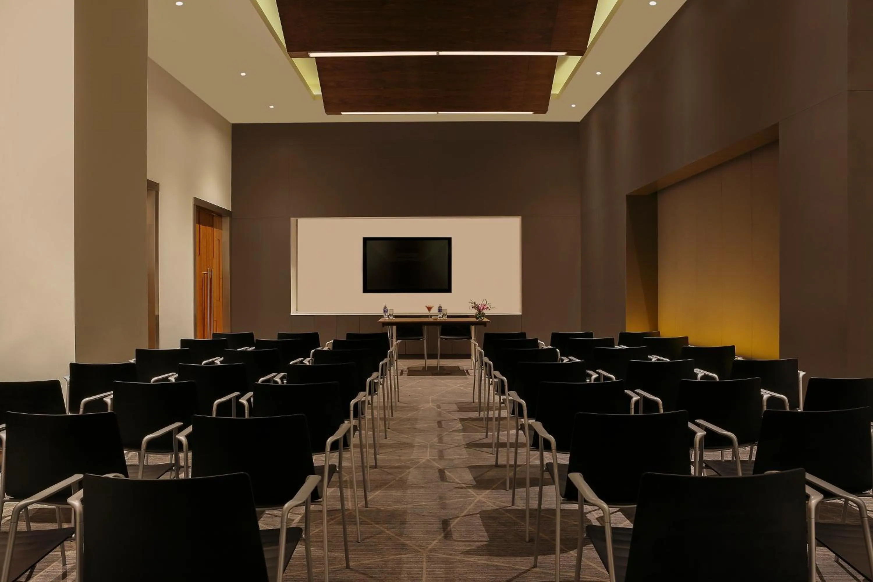 Meeting/conference room in ibis Kochi City Centre - An Accor Brand