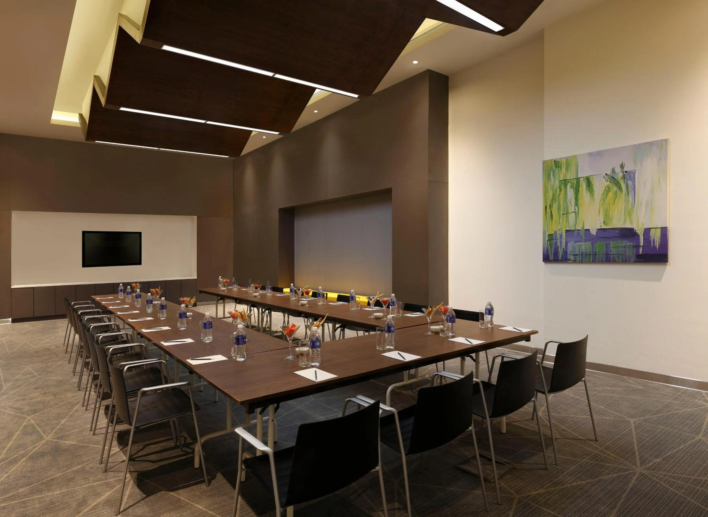 Meeting/conference room in ibis Kochi City Centre - An Accor Brand
