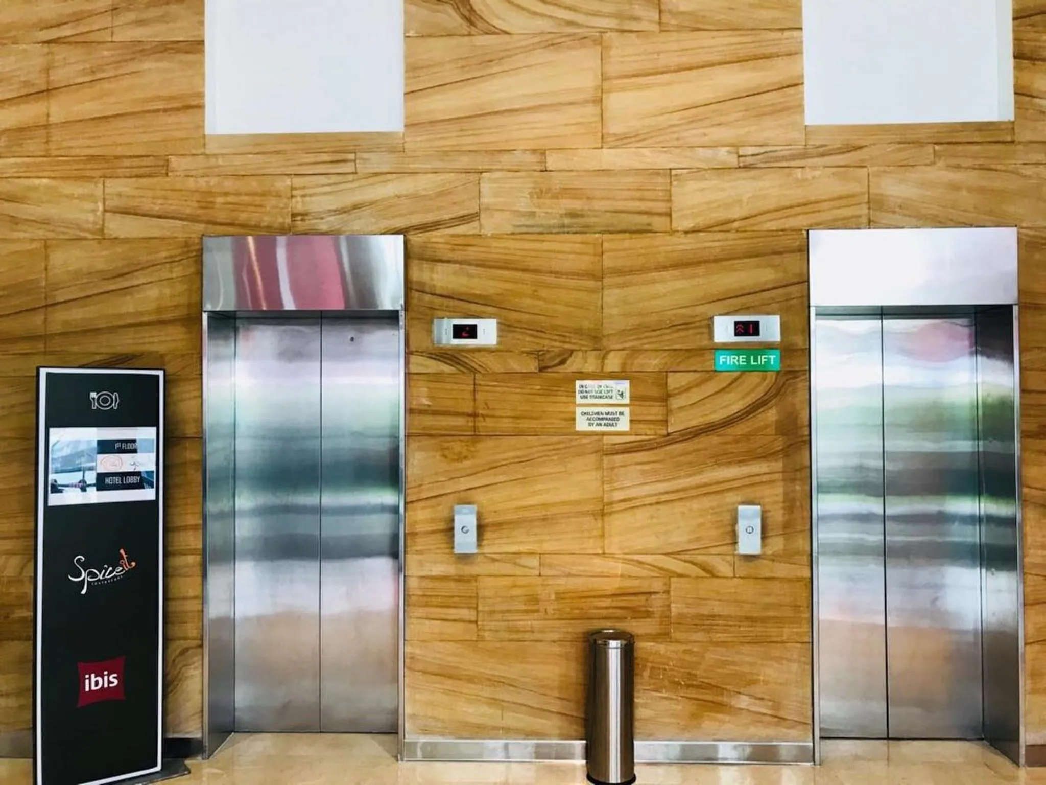 Lobby or reception in ibis Kochi City Centre - An Accor Brand