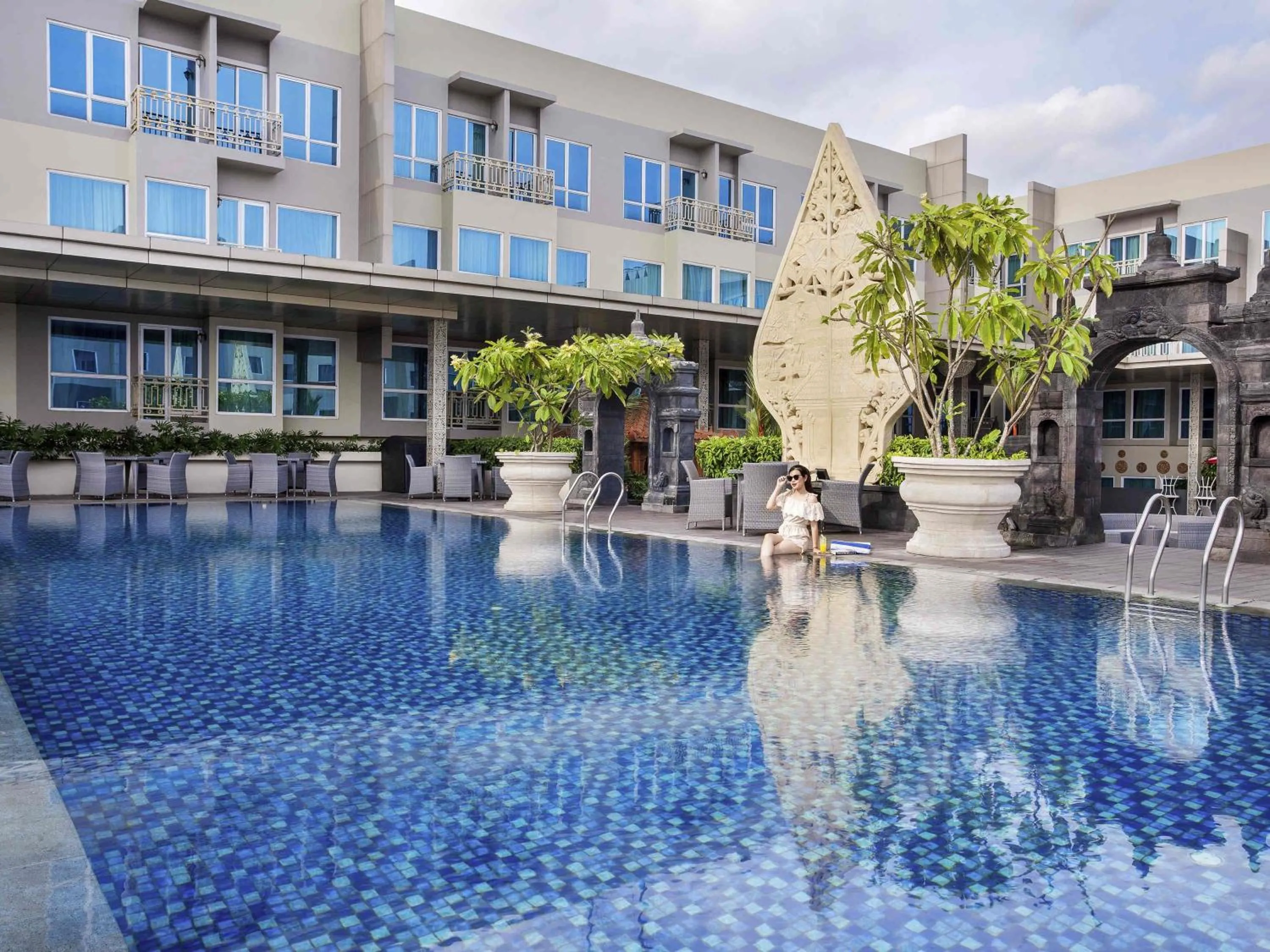 Pool view in Grand Mercure Yogyakarta Adi Sucipto