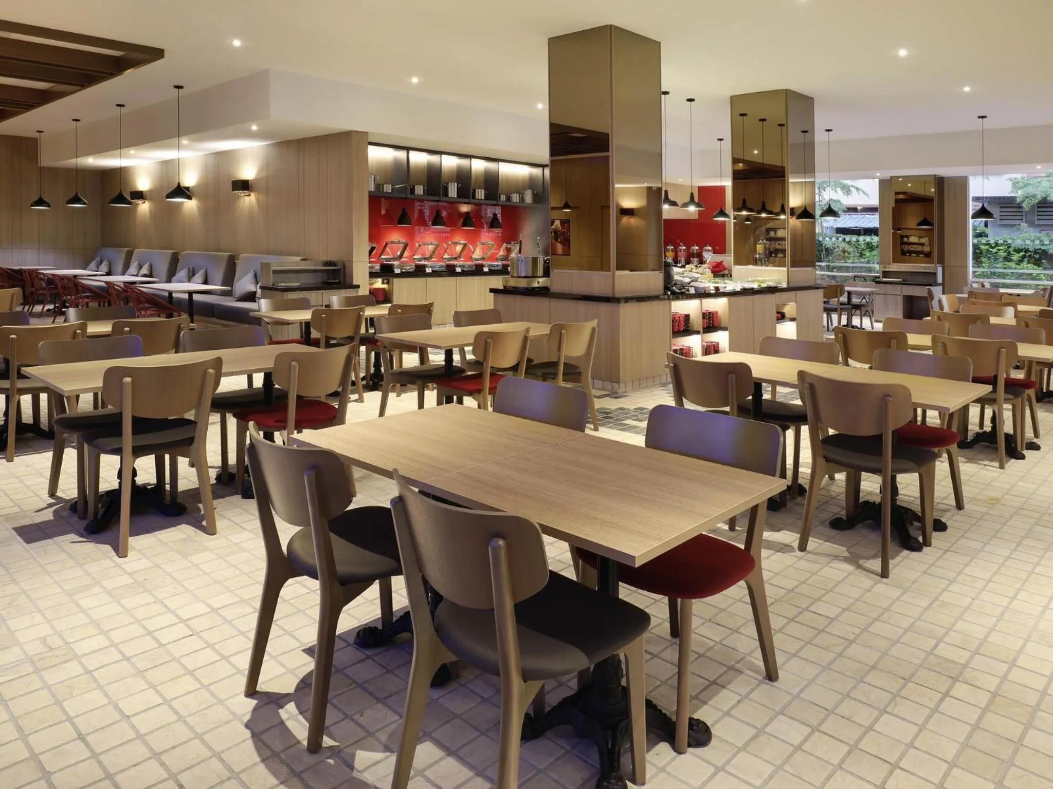 Restaurant/places to eat in Ibis Melaka