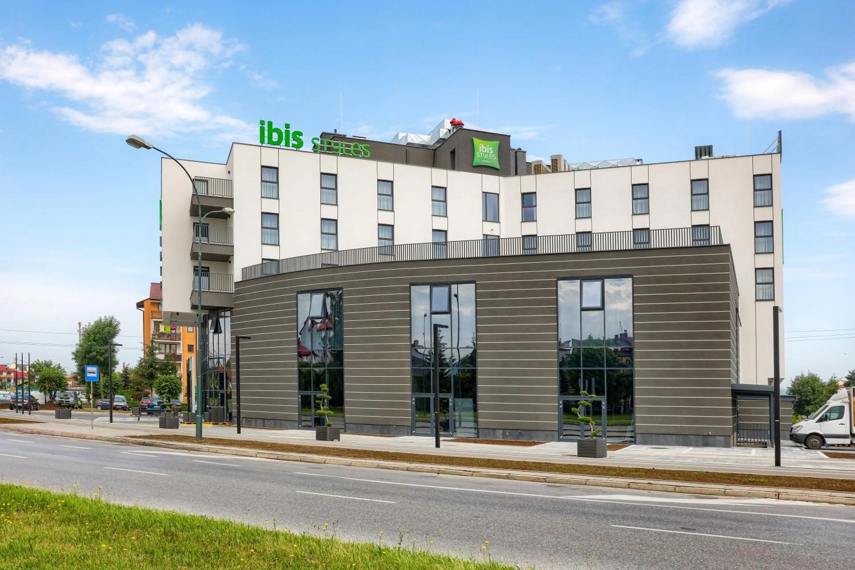 Facade/entrance in ibis Styles Nowy Sacz