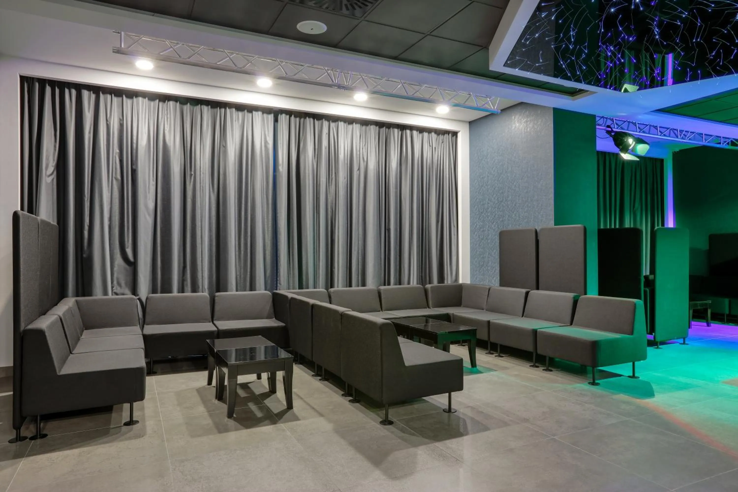 Lounge or bar in ibis Styles Nowy Sacz