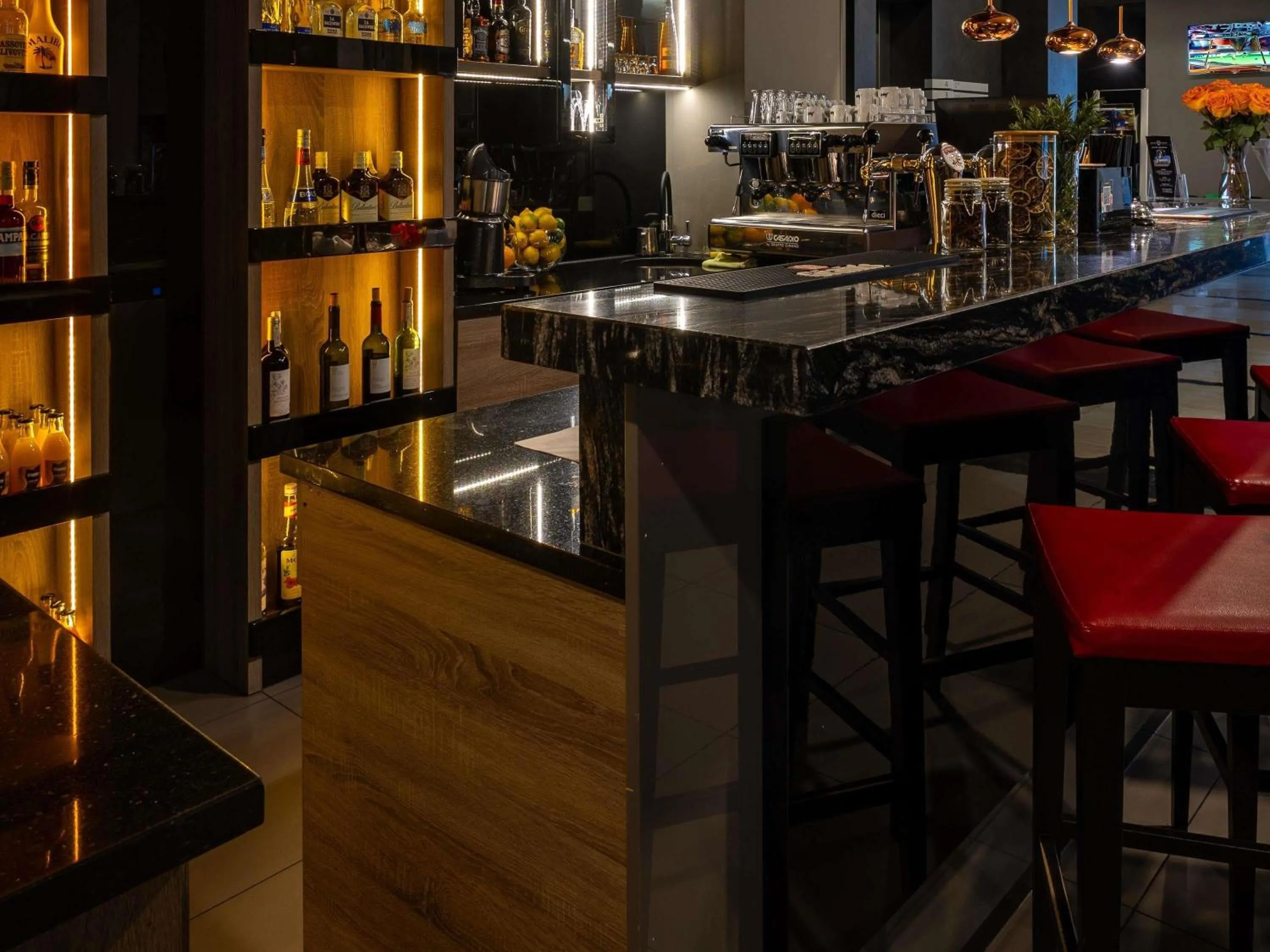 Lounge or bar in ibis Styles Nowy Sacz