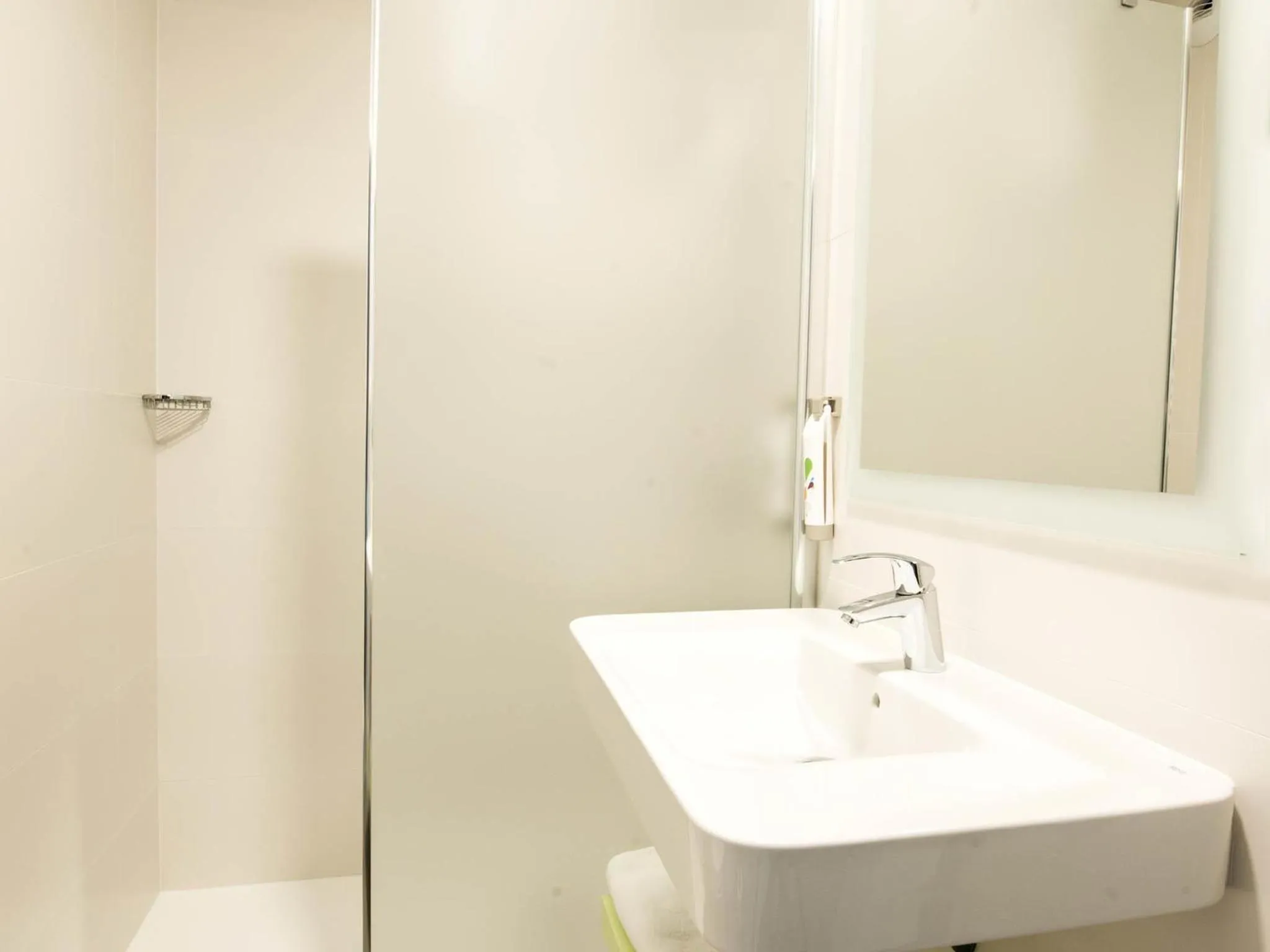 Bedroom in ibis Styles Siedlce