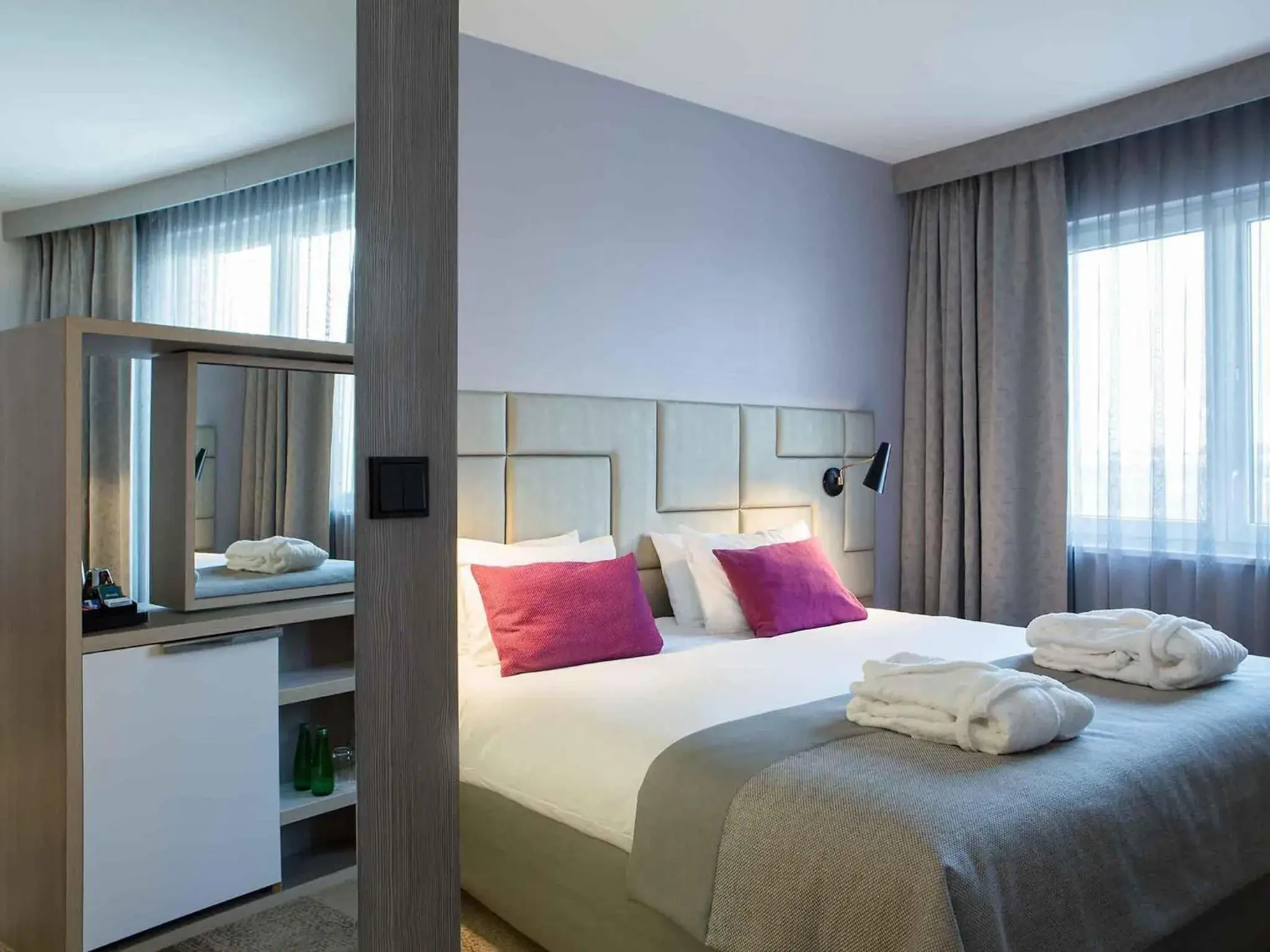 Junior Suite with One Double Bed And Sofa in Mercure Krakow Stare Miasto Junior Suite with One Double Bed And Sofa in Mercure Krakow Stare Miasto