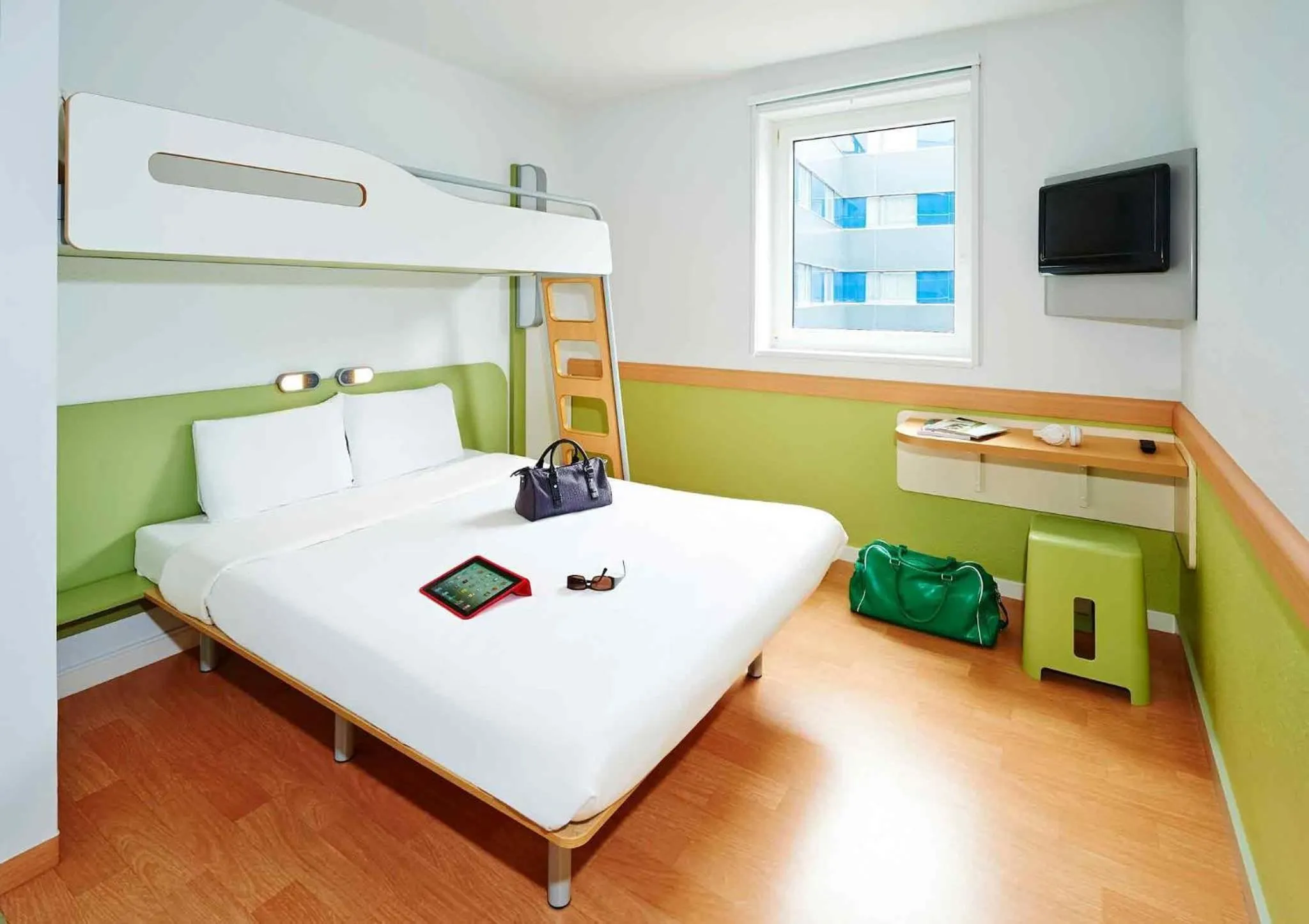 Bedroom, Bed in IBIS Budget Pontivy
