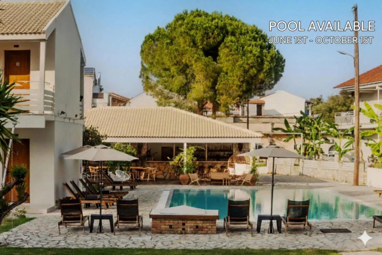 Swimming pool in Three Seasons