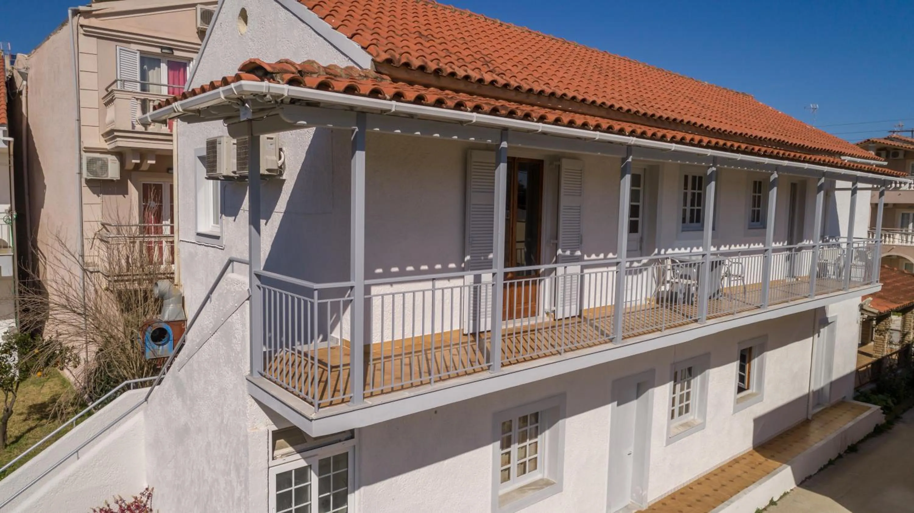 Bird's eye view in Three Seasons