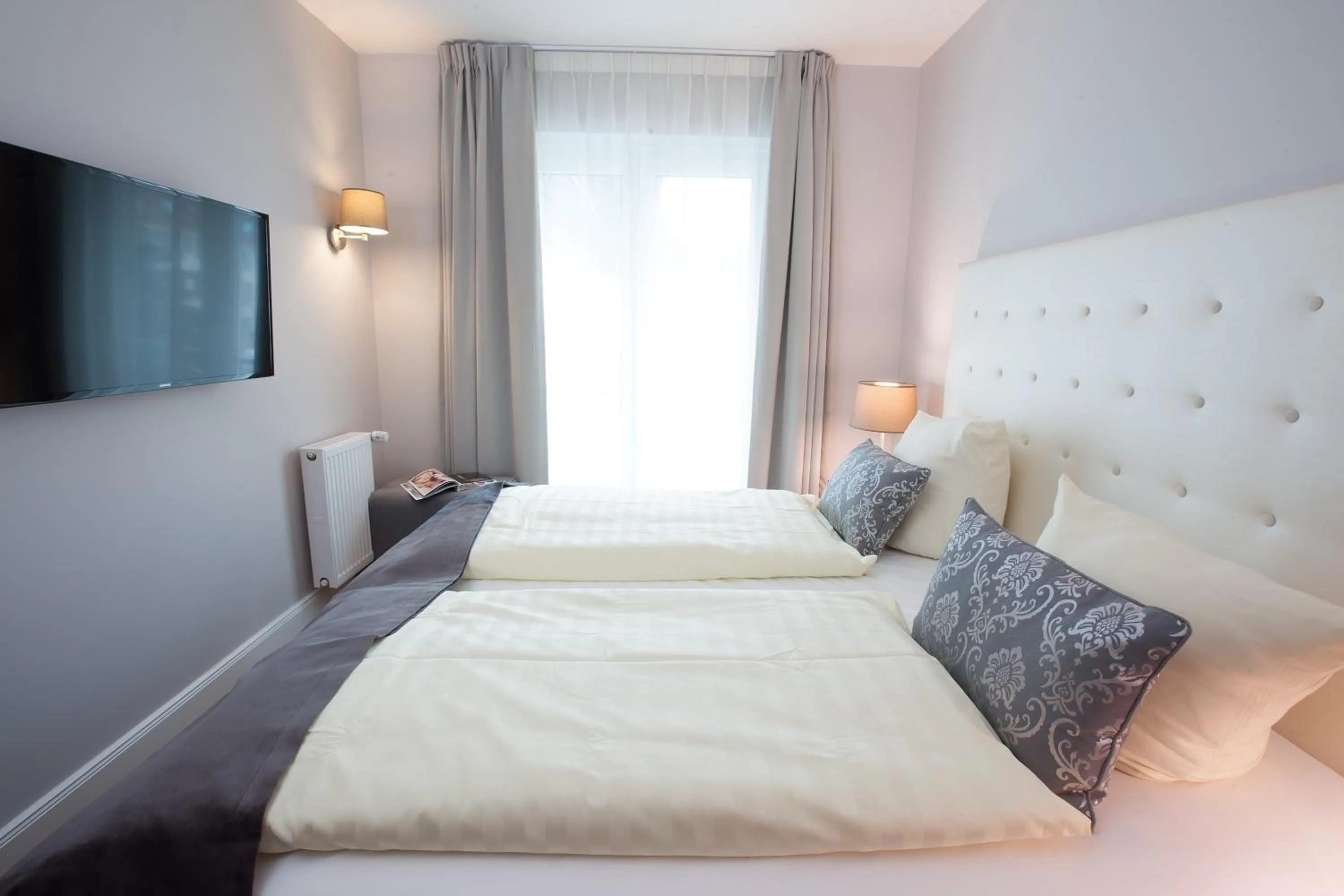 Day, Bed in Hotel Rheinischer Hof Bad Soden