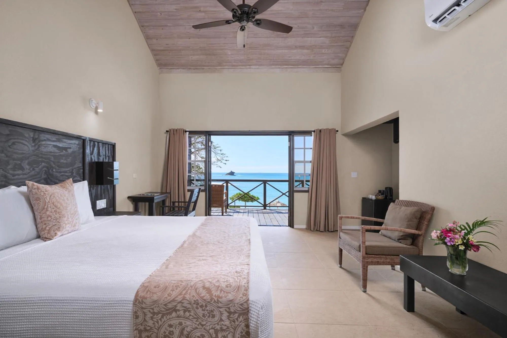 Bed in Hawksbill Resort Antigua - All Inclusive