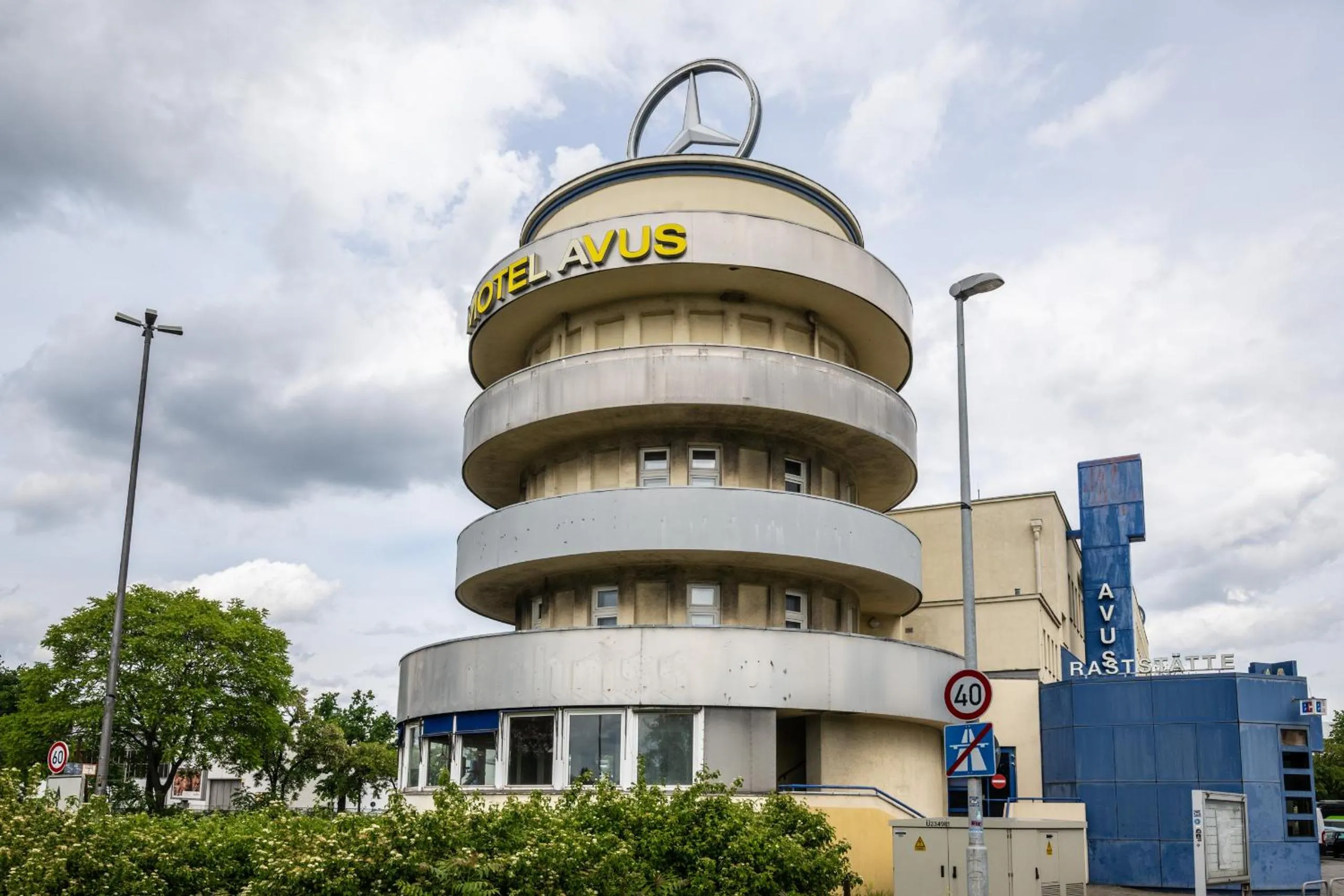 Property building in Hotel und Rasthof AVUS