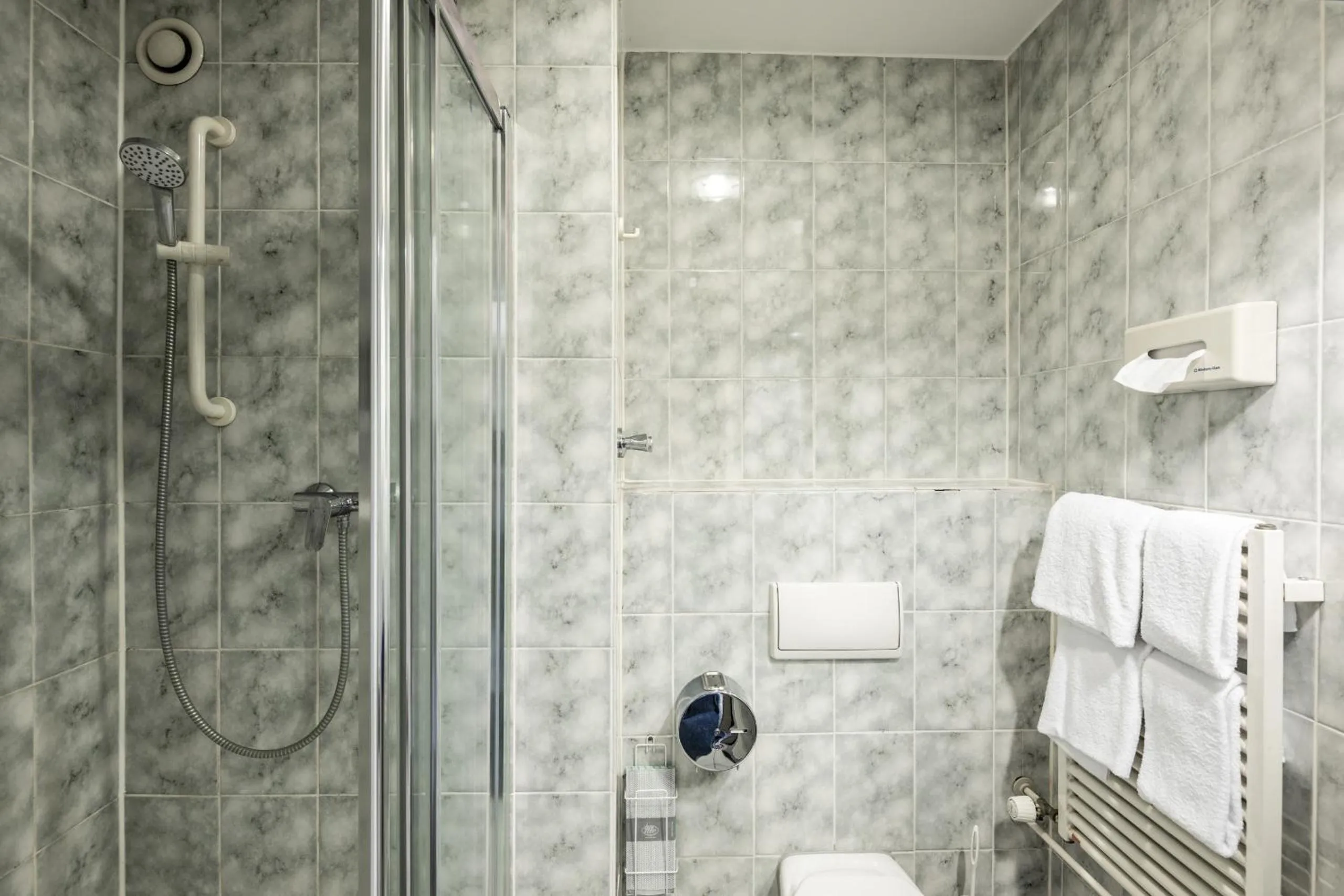 Bathroom in Hotel und Rasthof AVUS