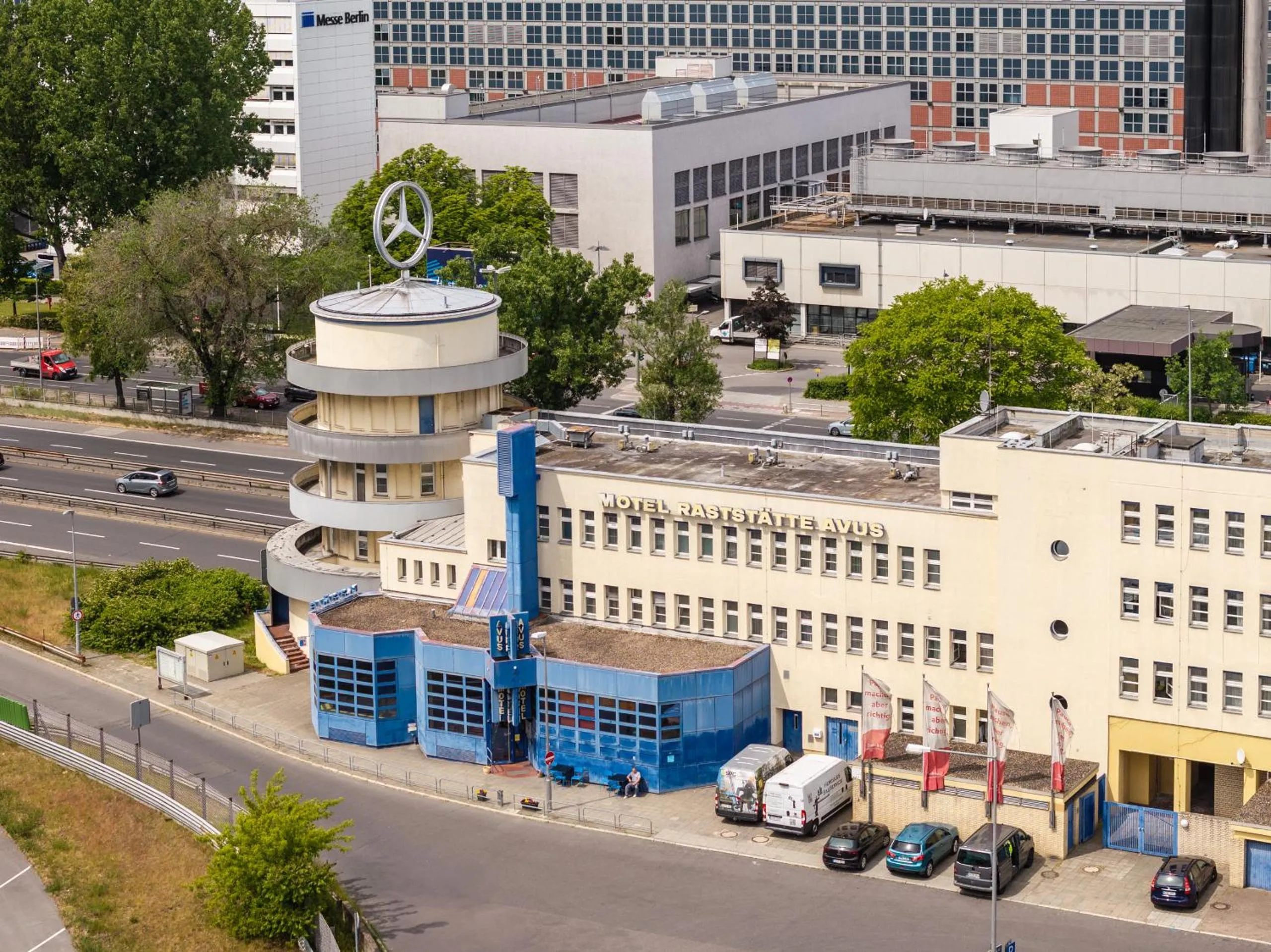 Property building in Hotel und Rasthof AVUS