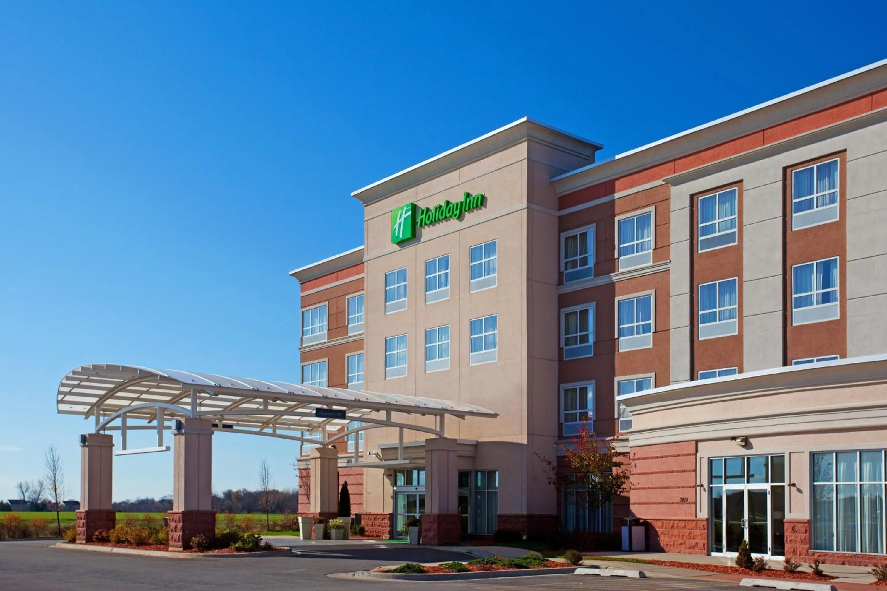 Property building in Holiday Inn Aurora North - Naperville by IHG