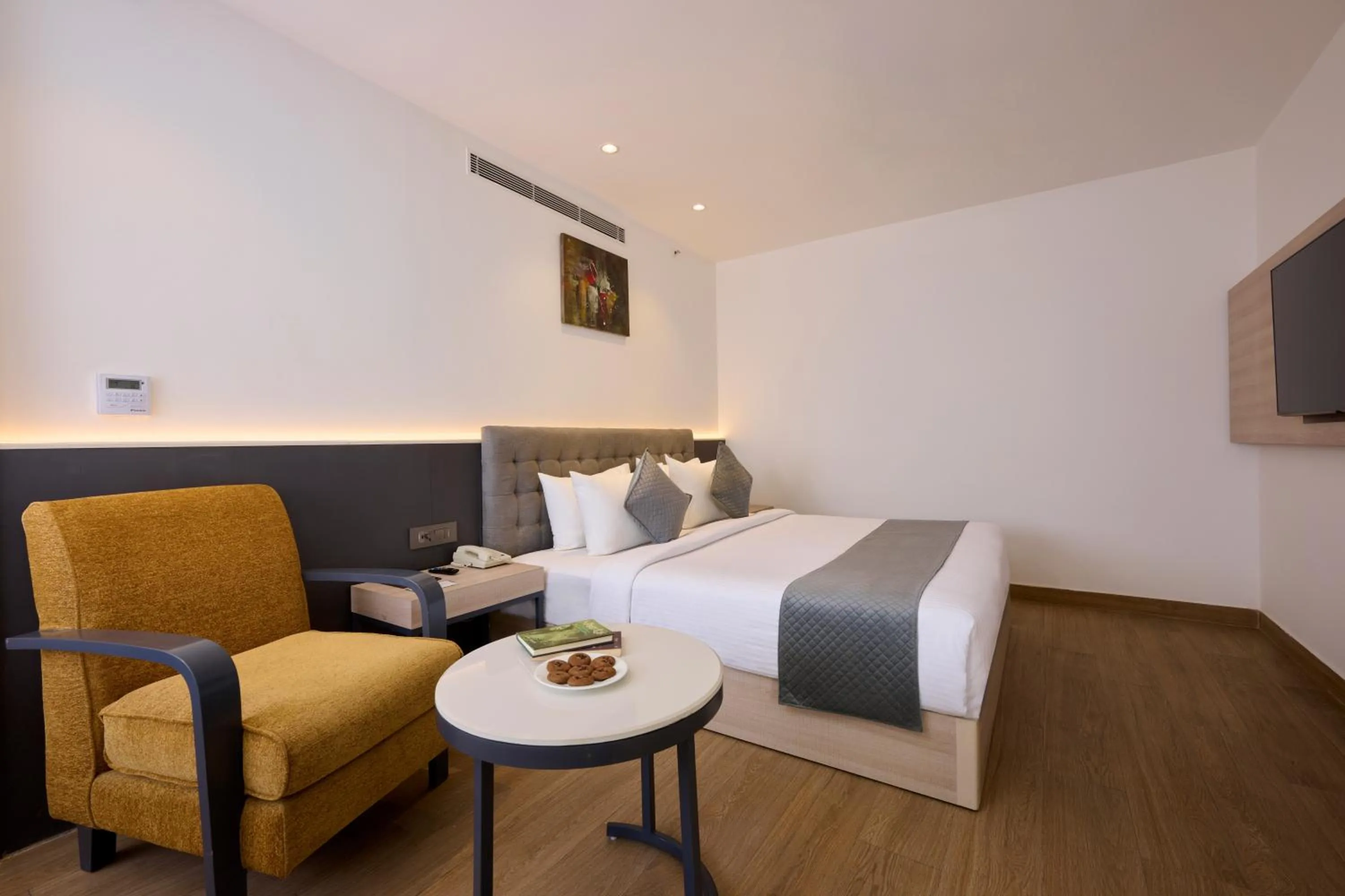 Bed in Delite Sarovar Portico Faridabad