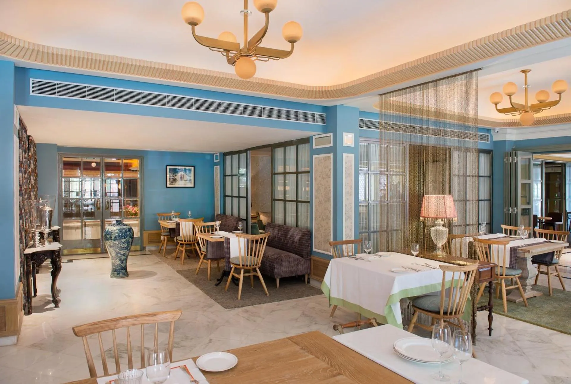 Restaurant/places to eat in Narendra Bhawan