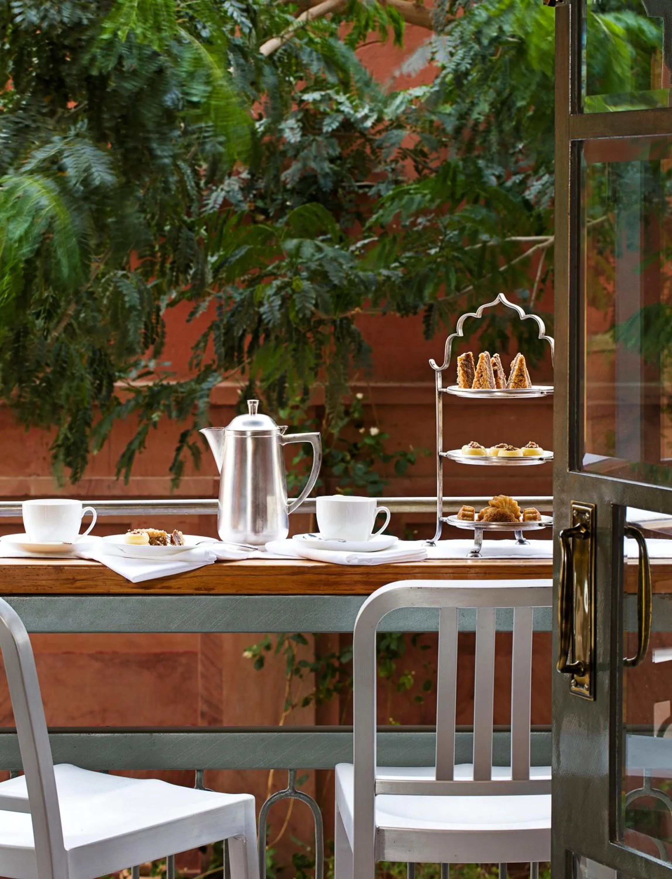 Restaurant/places to eat in Narendra Bhawan